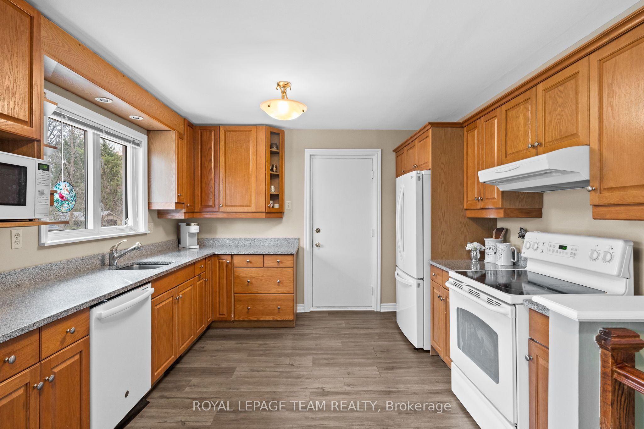 6481 Rideau Valley Drive N Property Photo 12