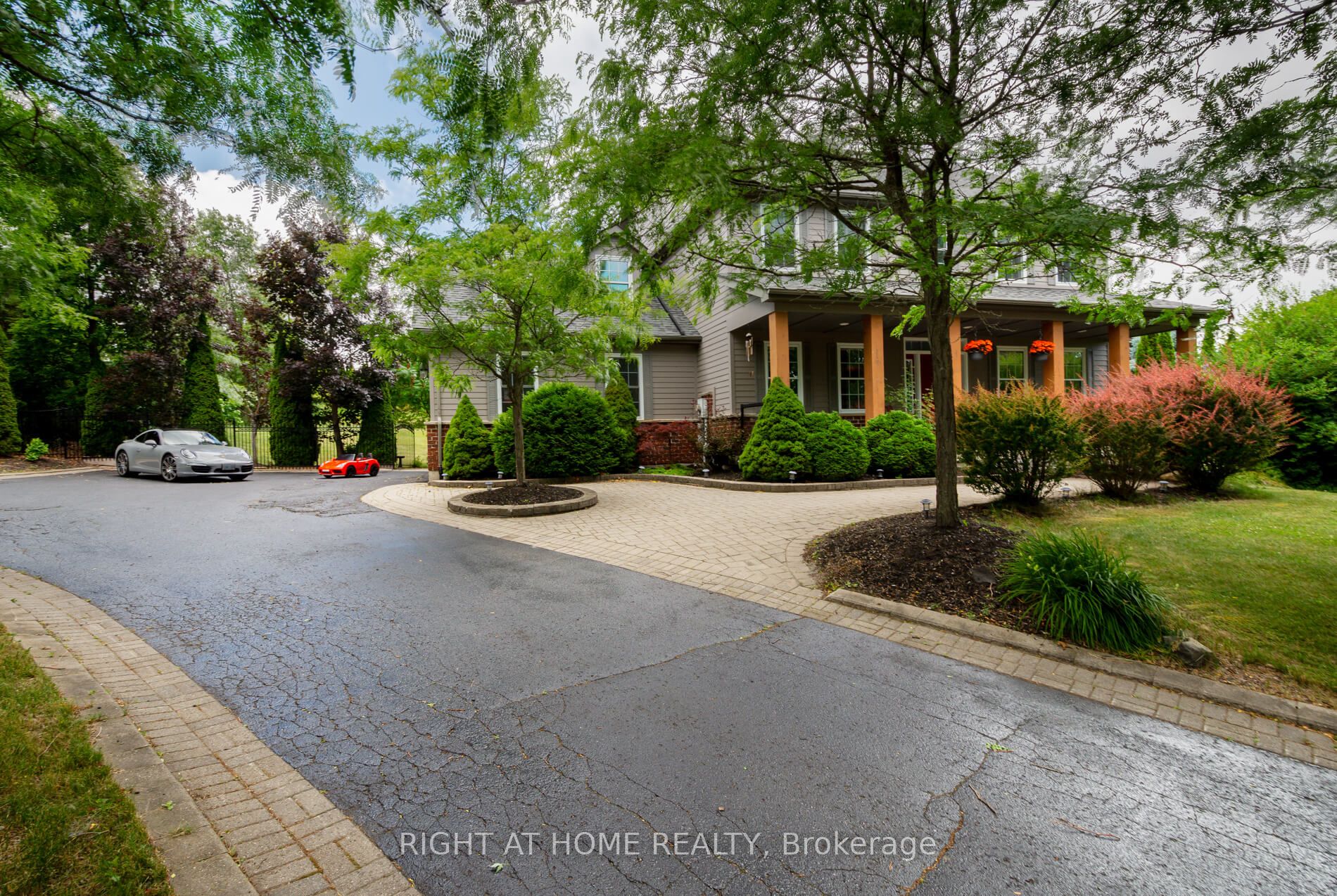 713120 First Line Property Photo 2