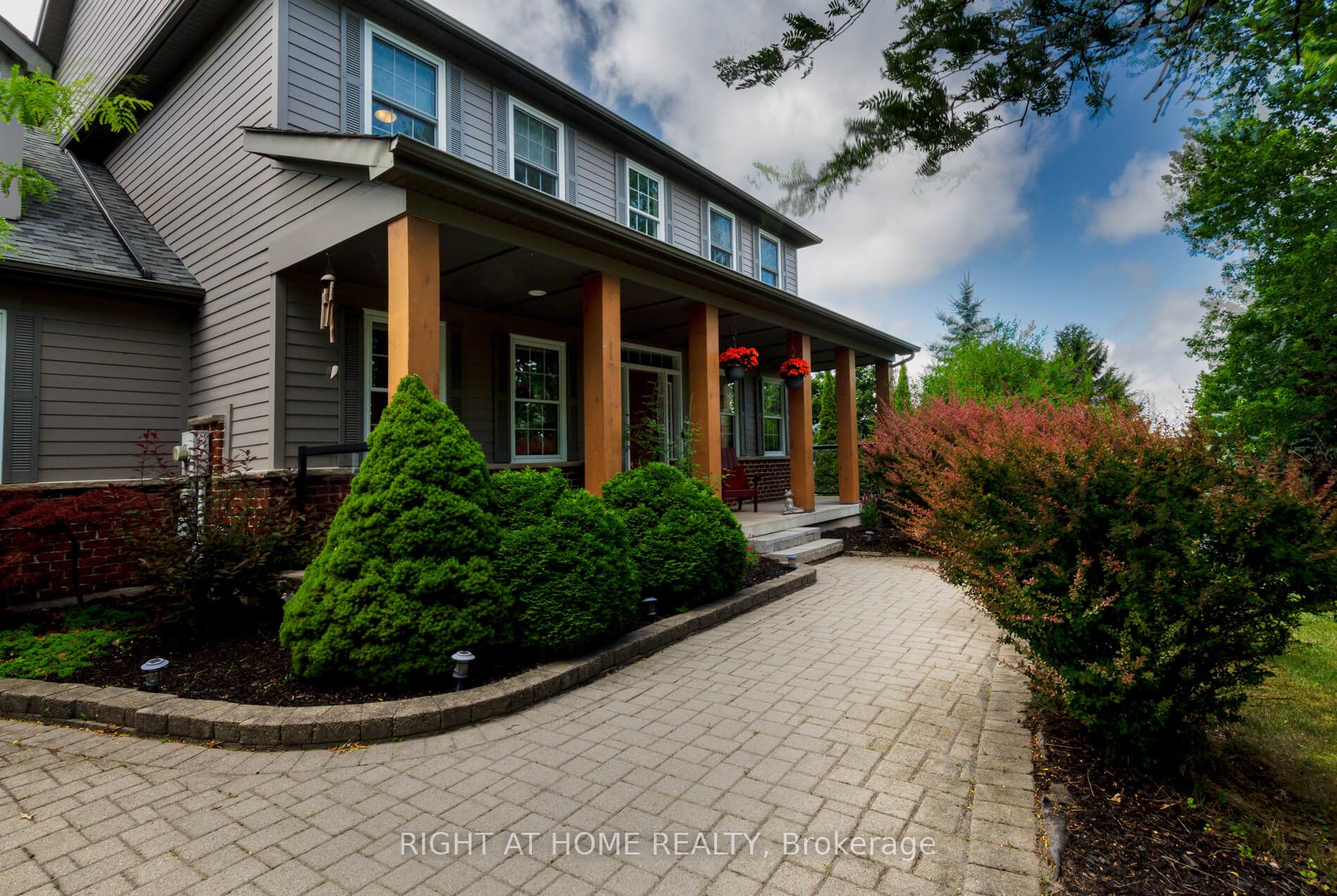 713120 First Line Property Photo 4