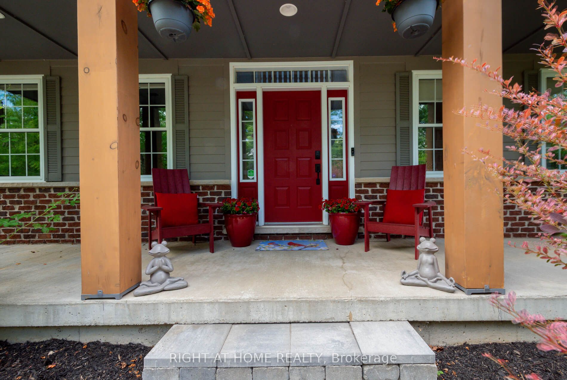 713120 First Line Property Photo 5