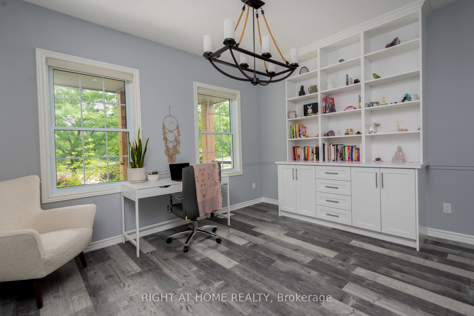713120 First Line Property Photo 10