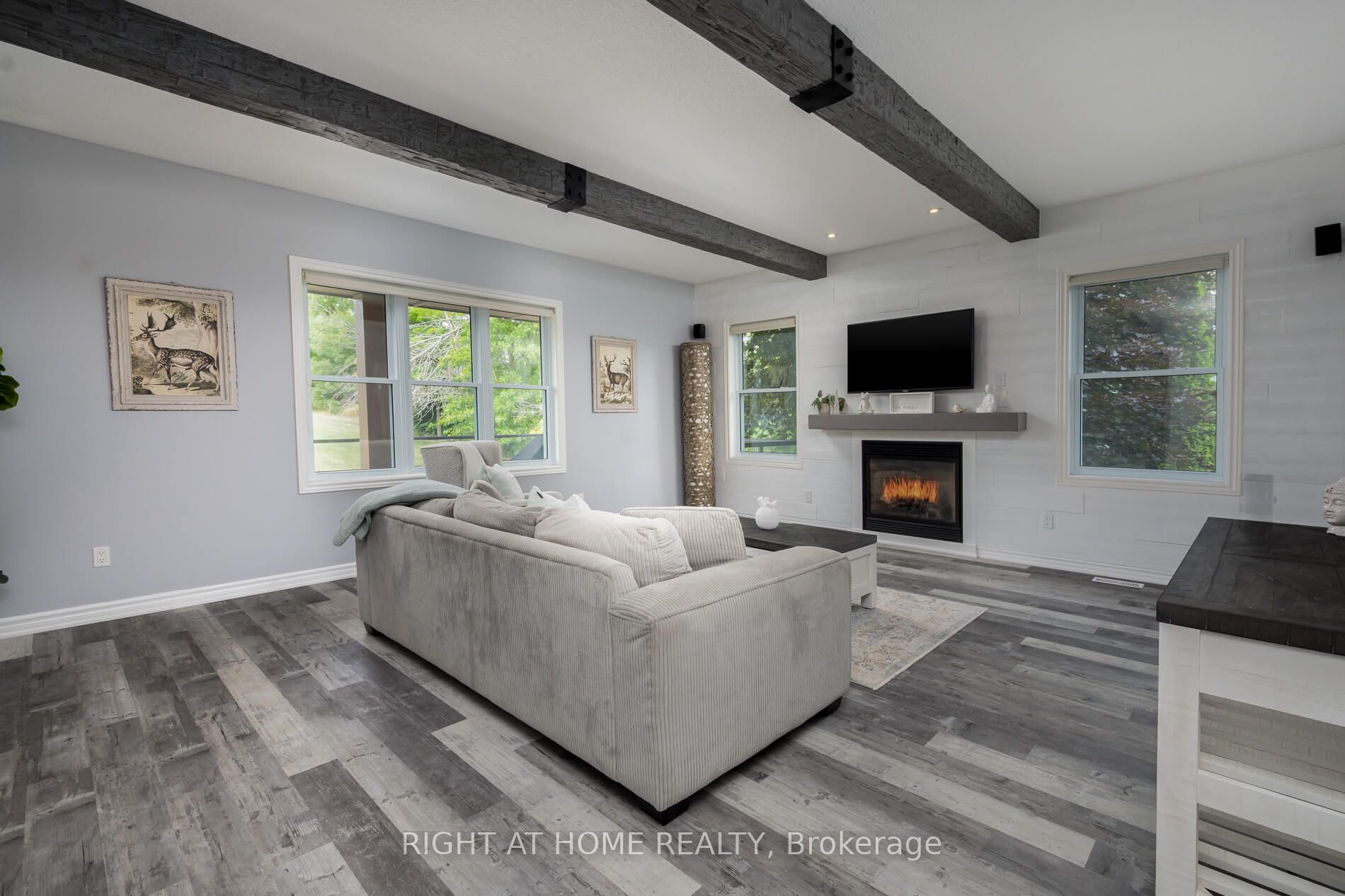 713120 First Line Property Photo 11