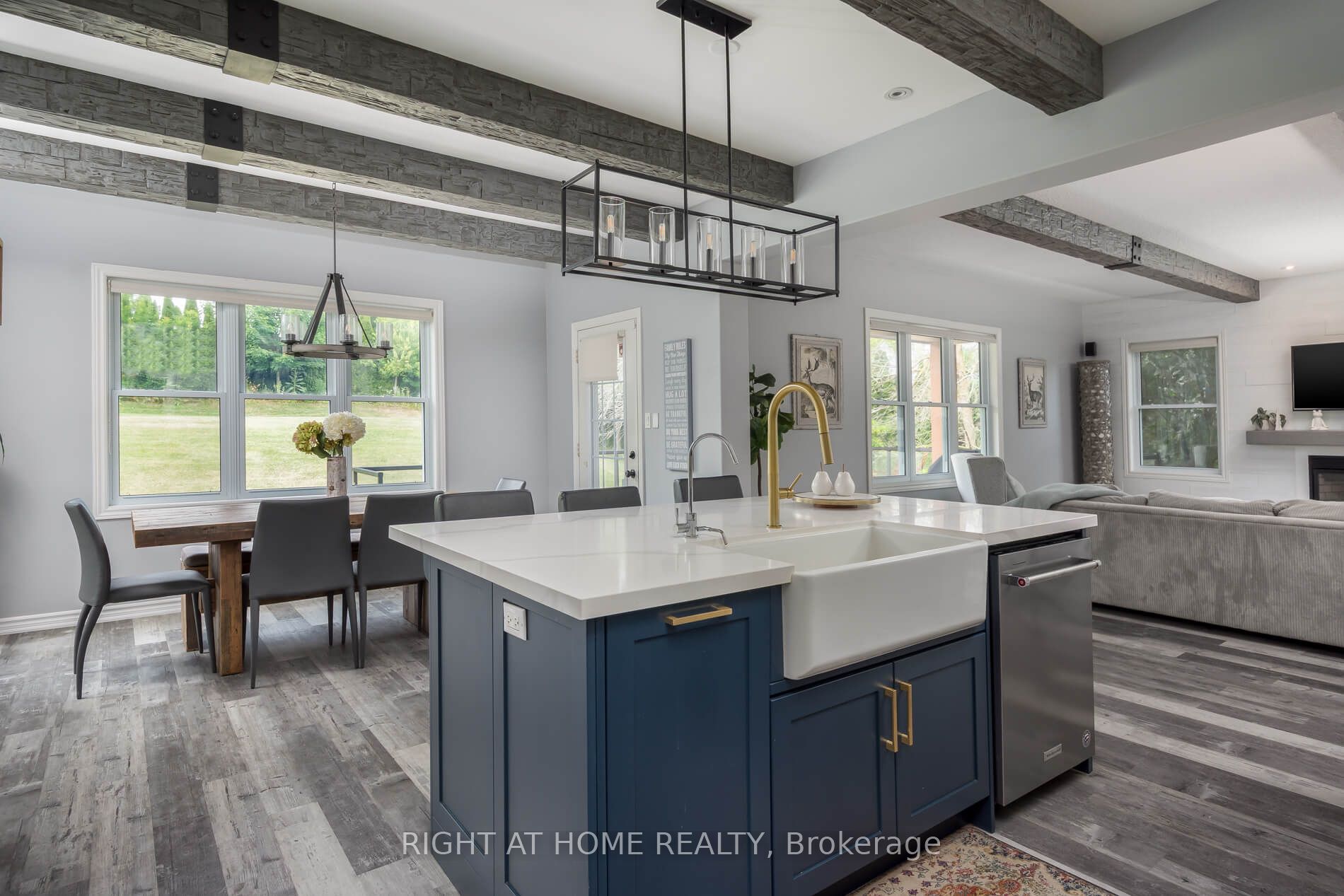 713120 First Line Property Photo 21
