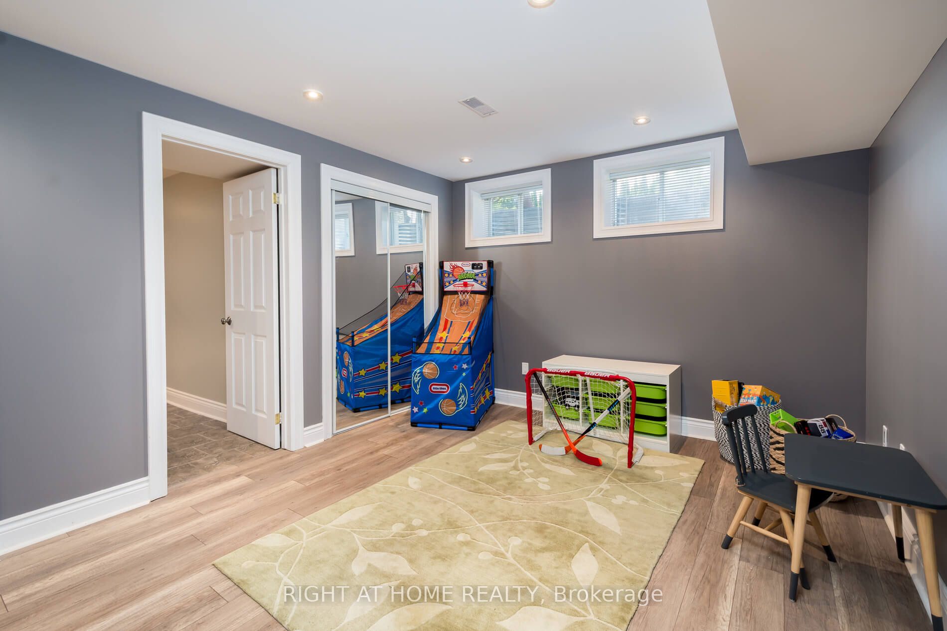 713120 First Line Property Photo 43