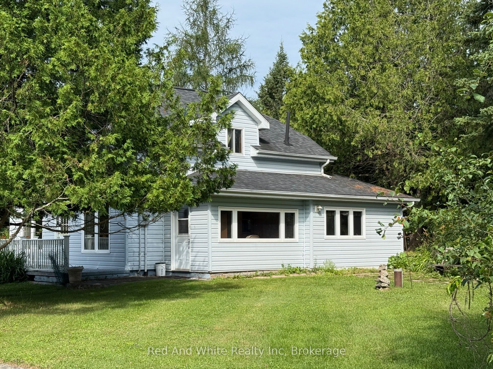 10 Burrows St