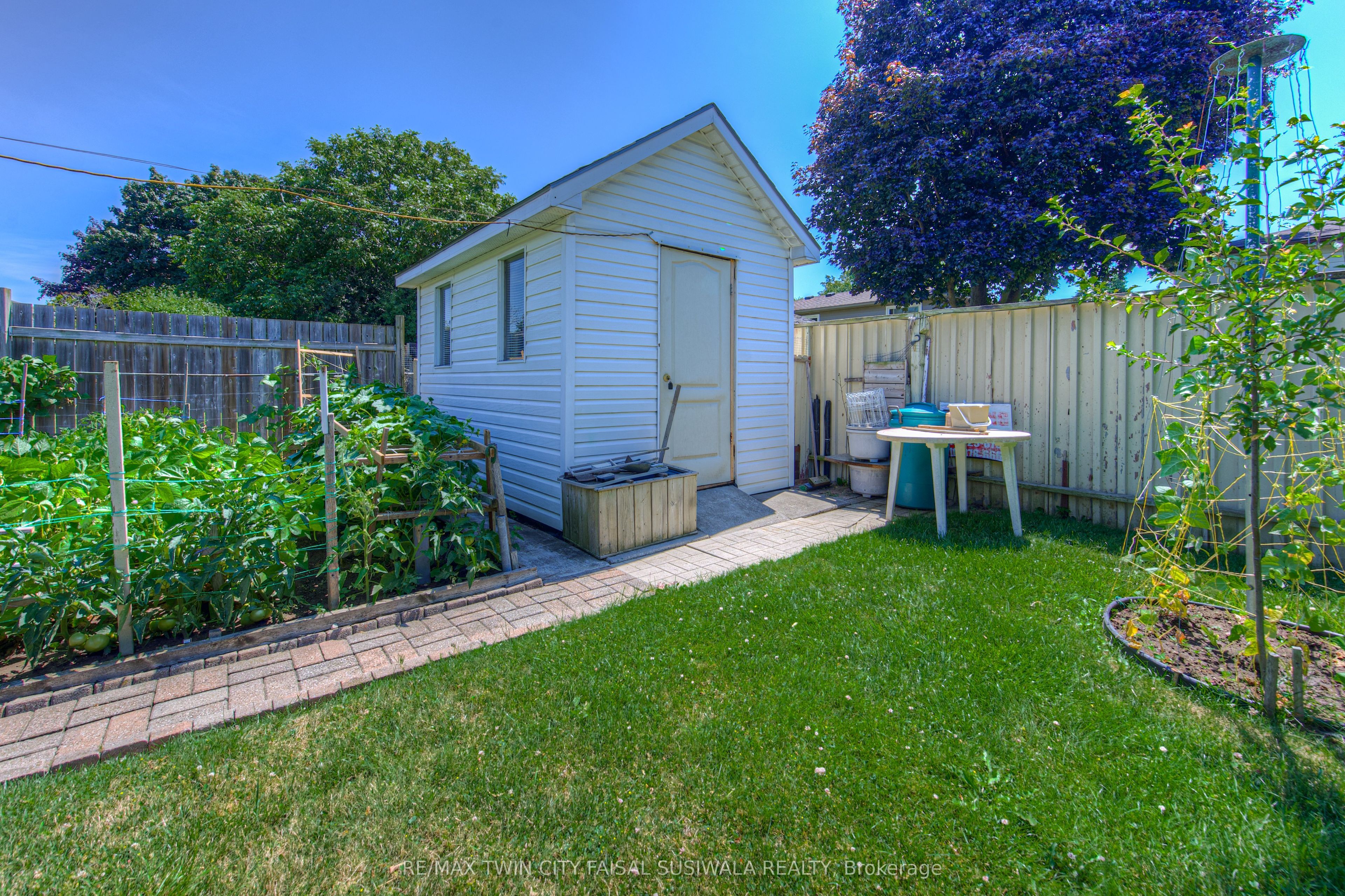 1227 Valentine Drive Property Photo 4
