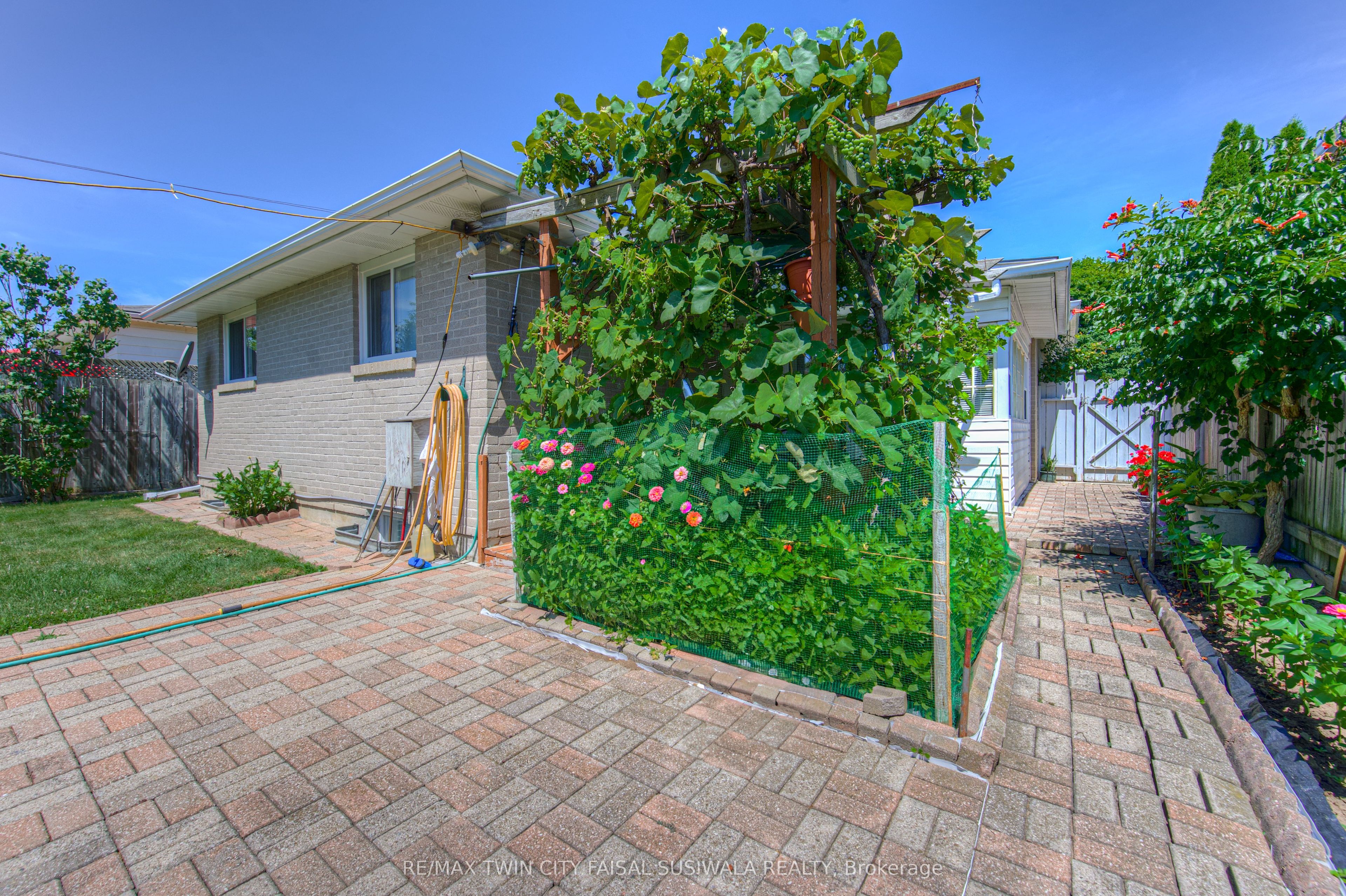 1227 Valentine Drive Property Photo 7
