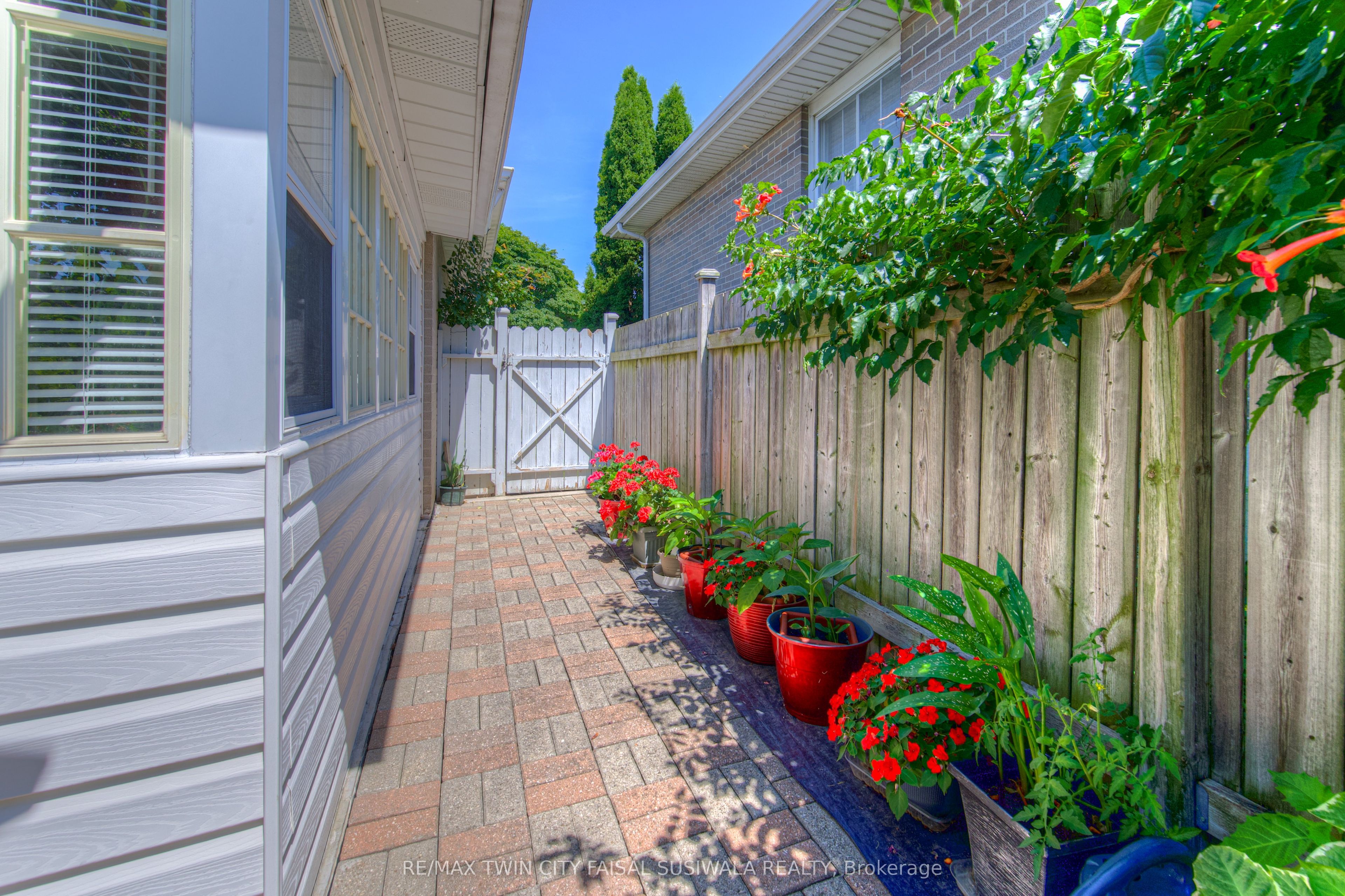 1227 Valentine Drive Property Photo 9