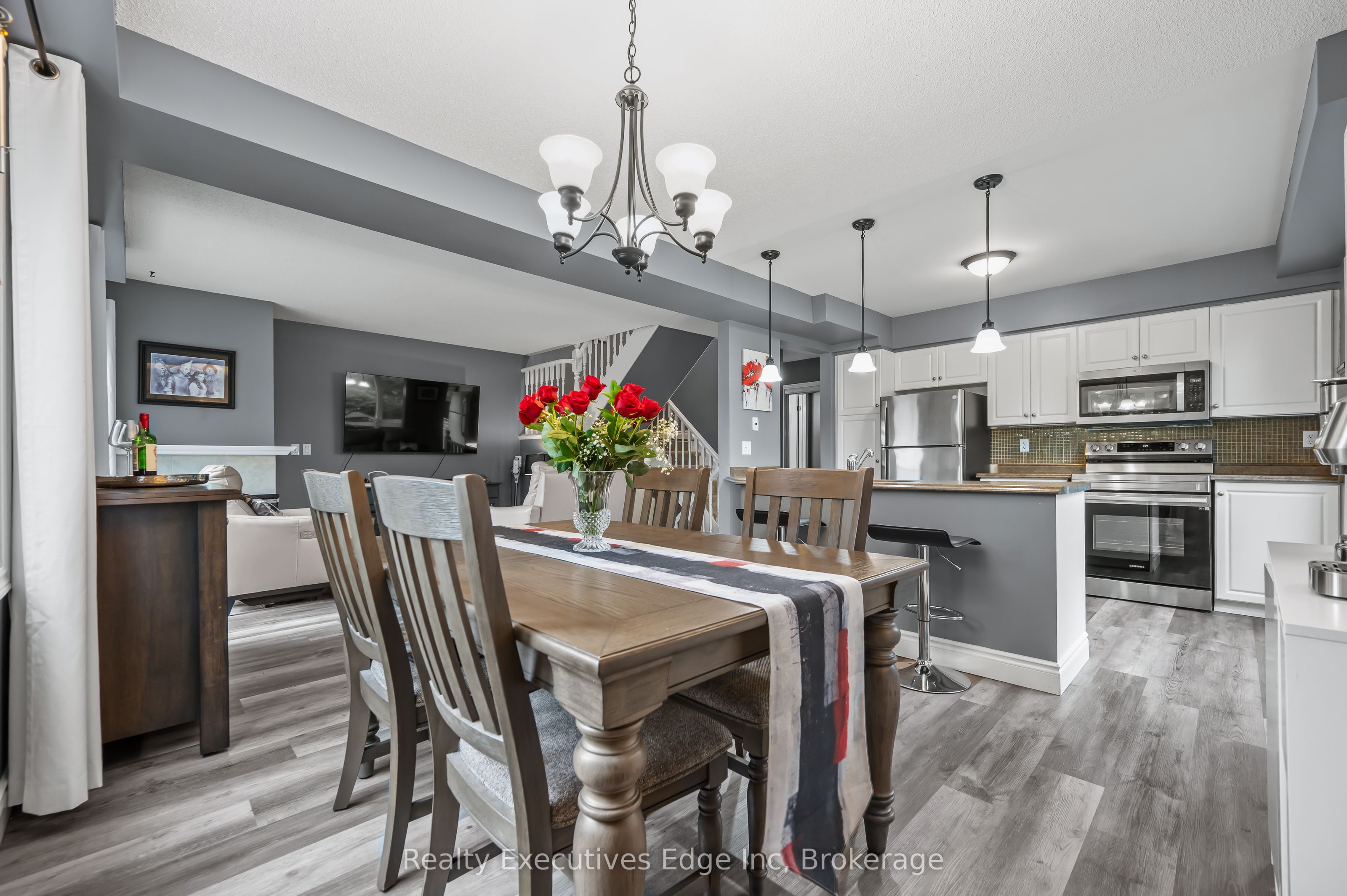 941 Gordon Street 50