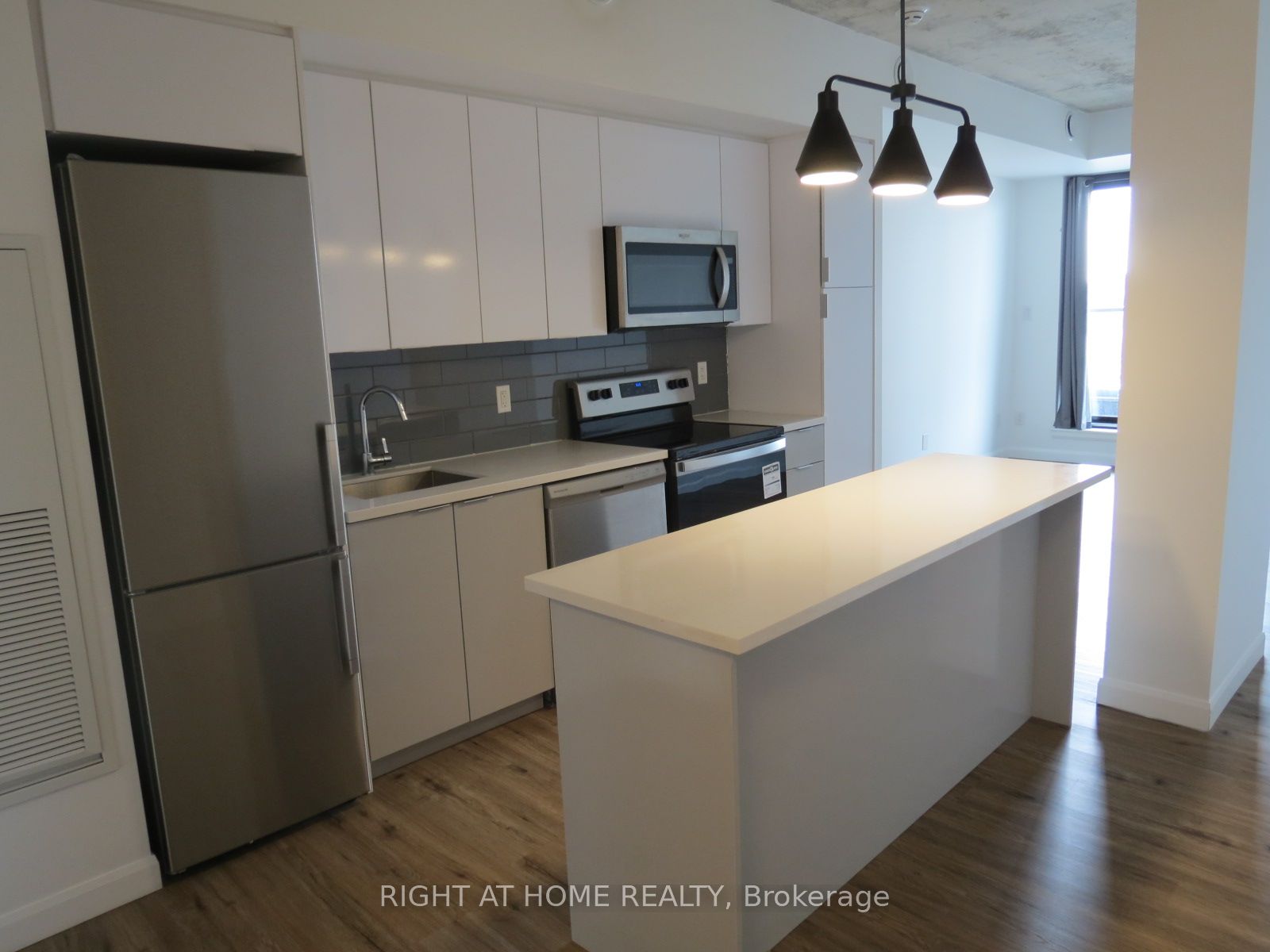 7 Erie Avenue 704 Property Photo 1