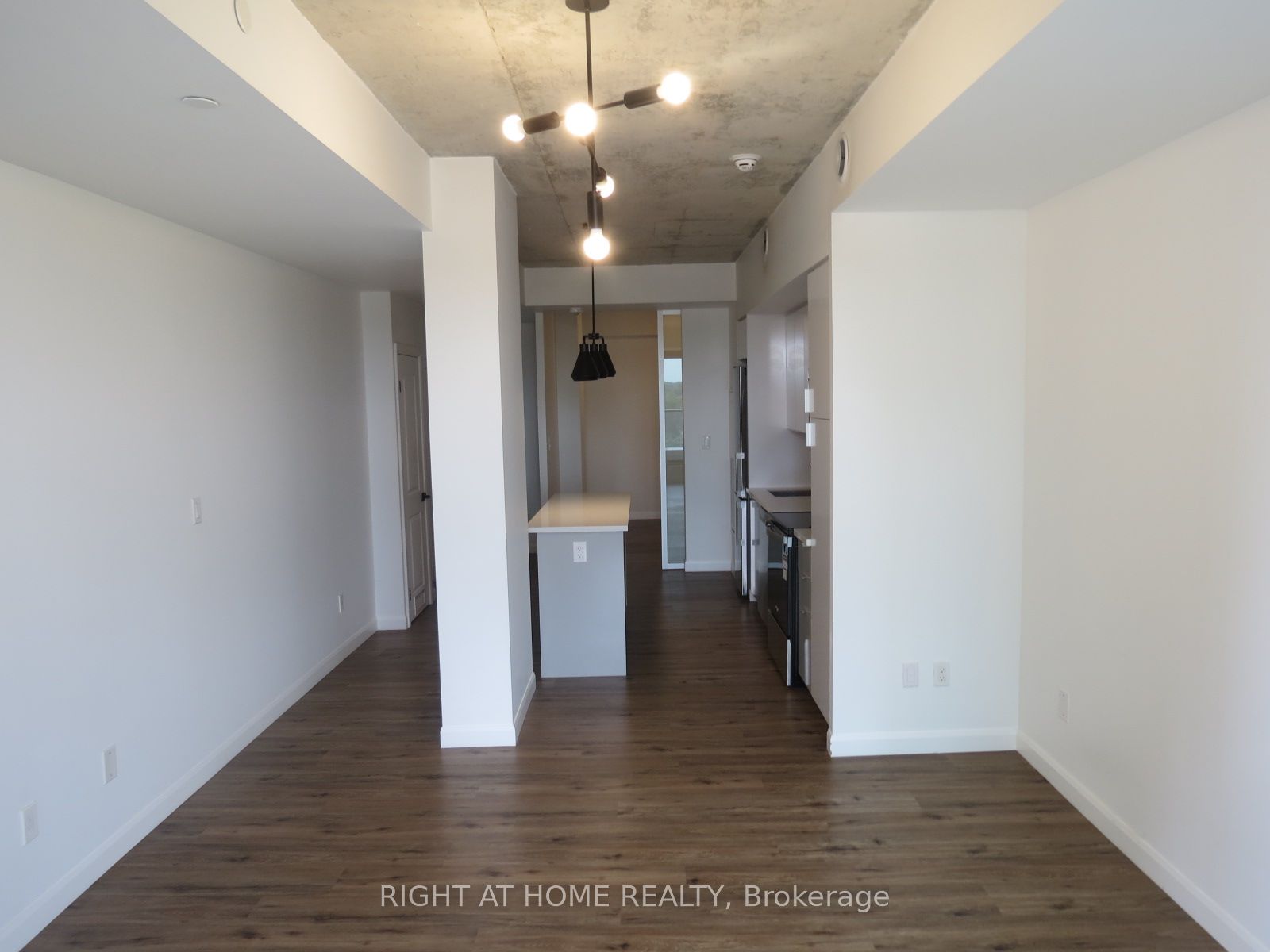 7 Erie Avenue 704 Property Photo 12