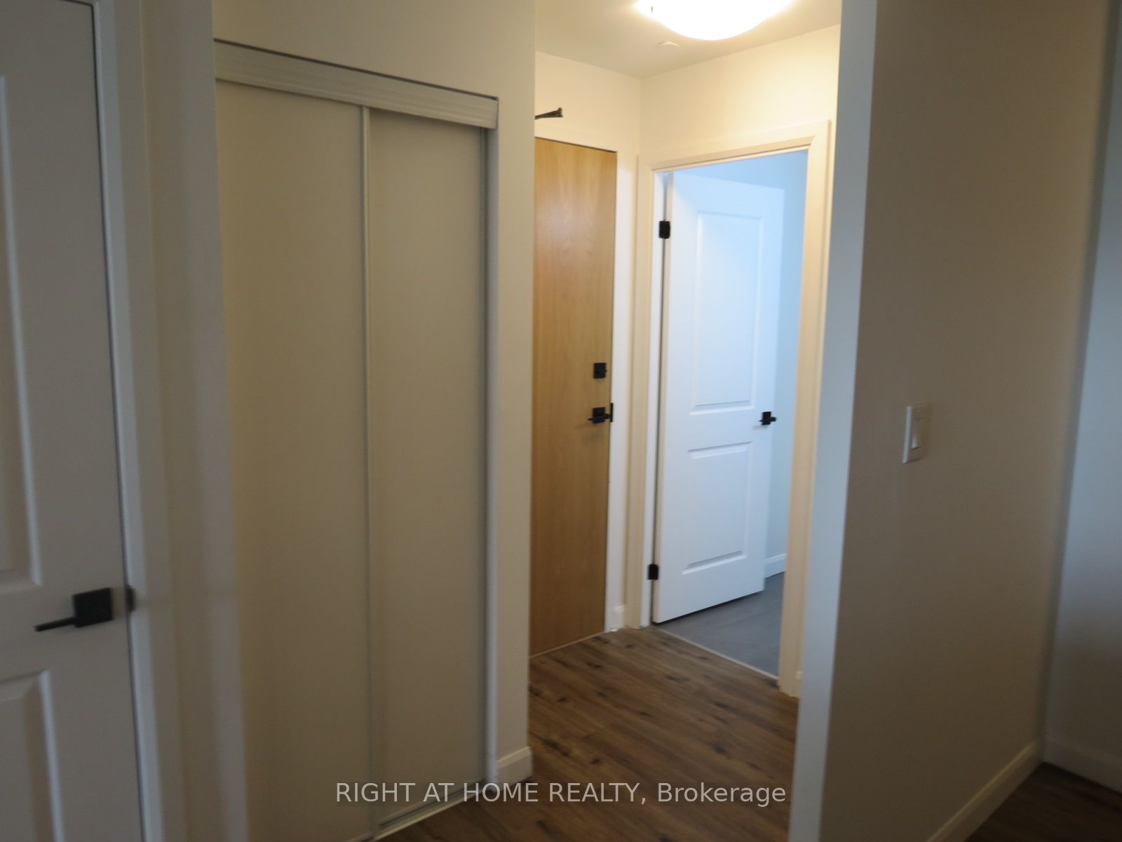 7 Erie Avenue 704 Property Photo 17