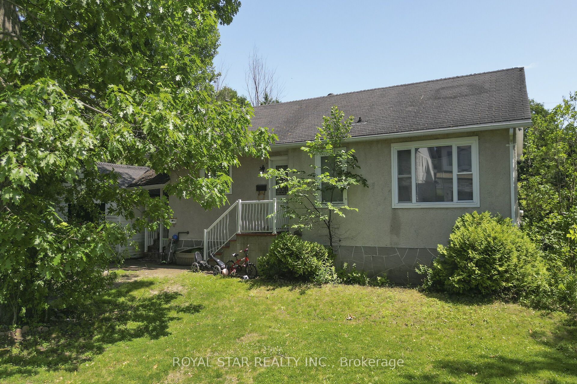 114 Tower Rd Property Photo 12