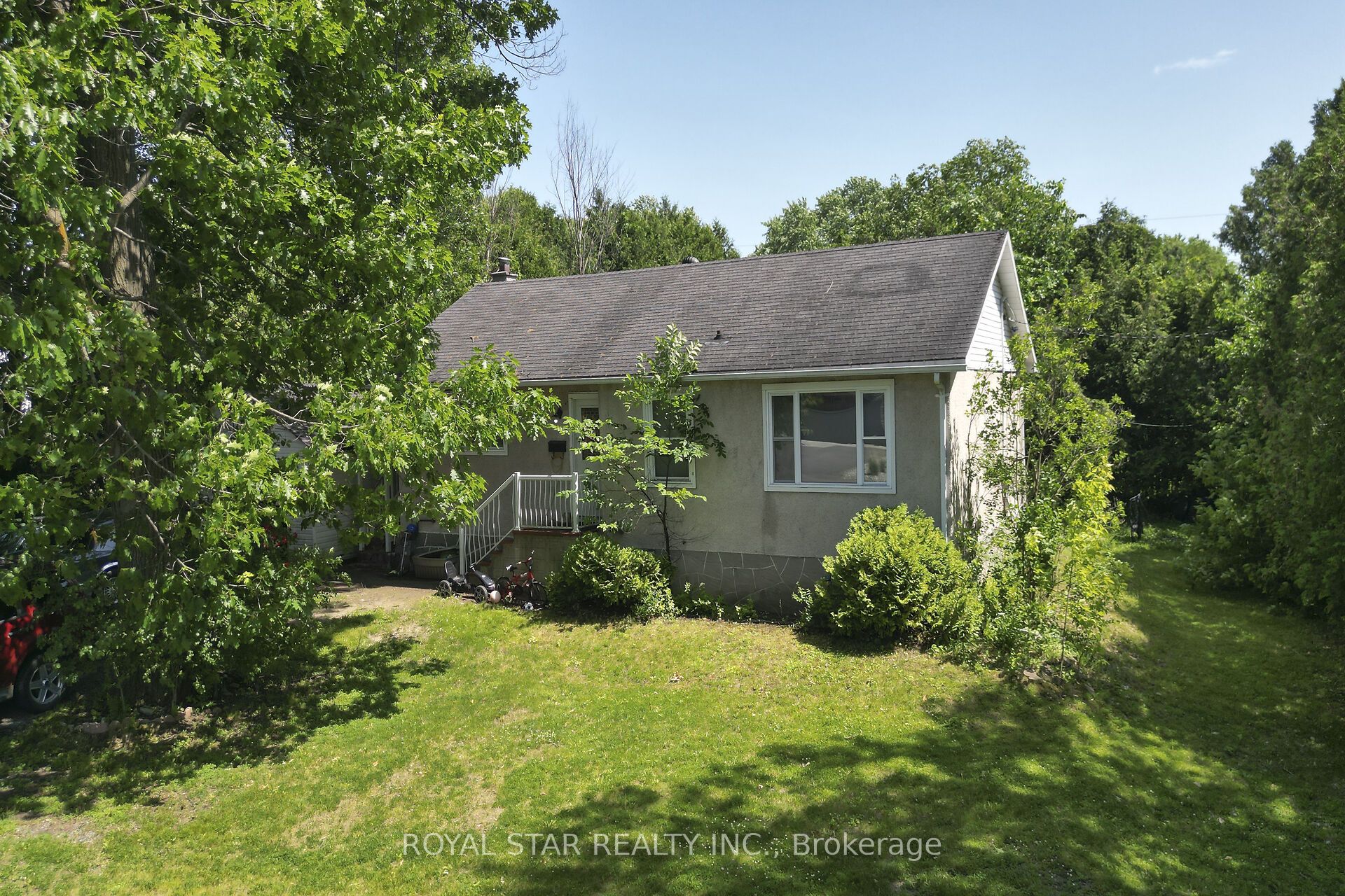 114 Tower Rd Property Photo 14