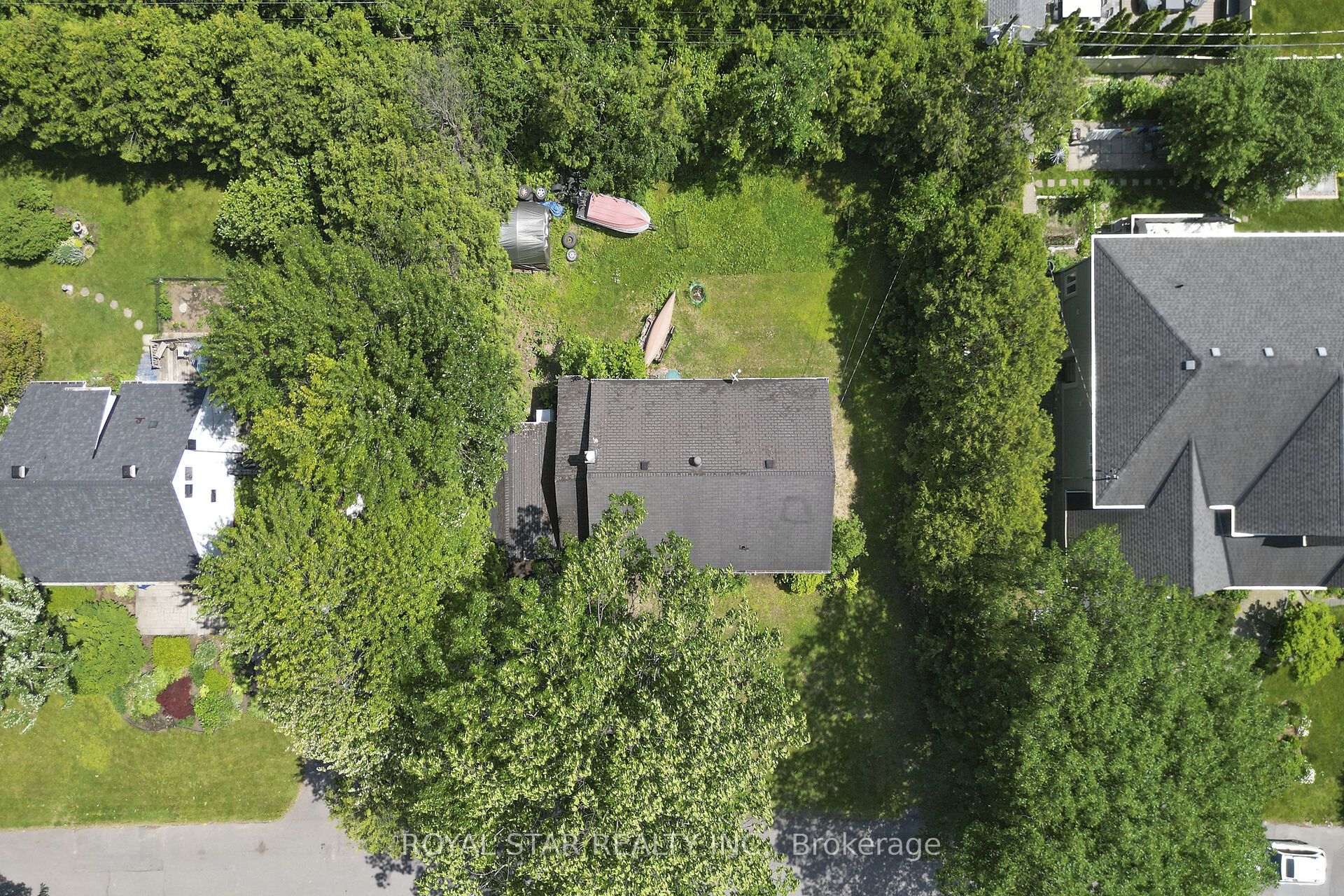 114 Tower Rd Property Photo 17