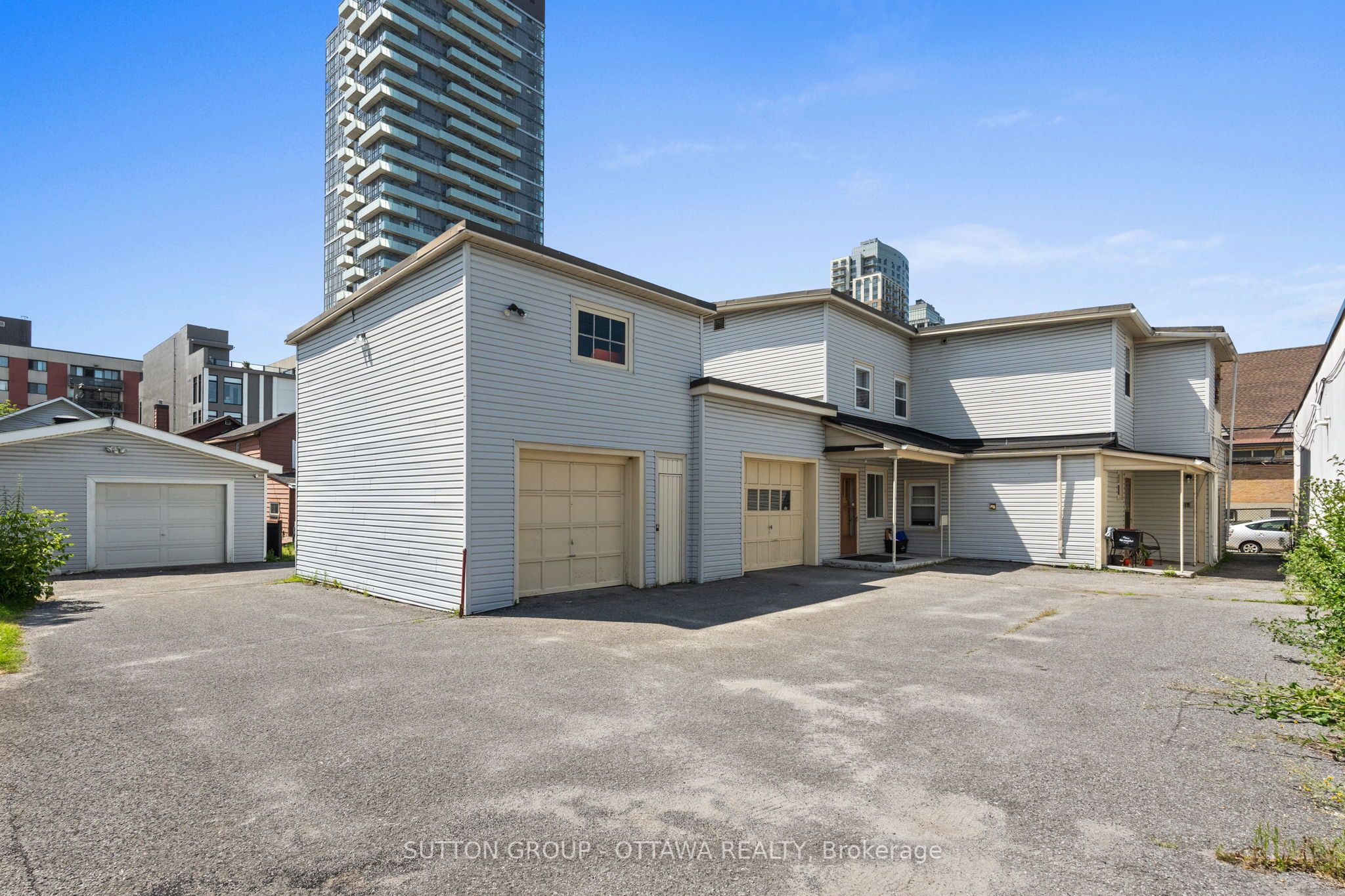64 Lyndale Avenue Property Photo 3