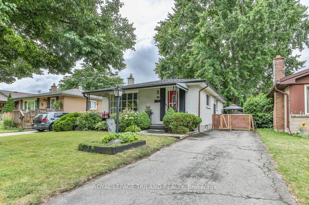 15 TALAVERA Crescent Property Photo 1
