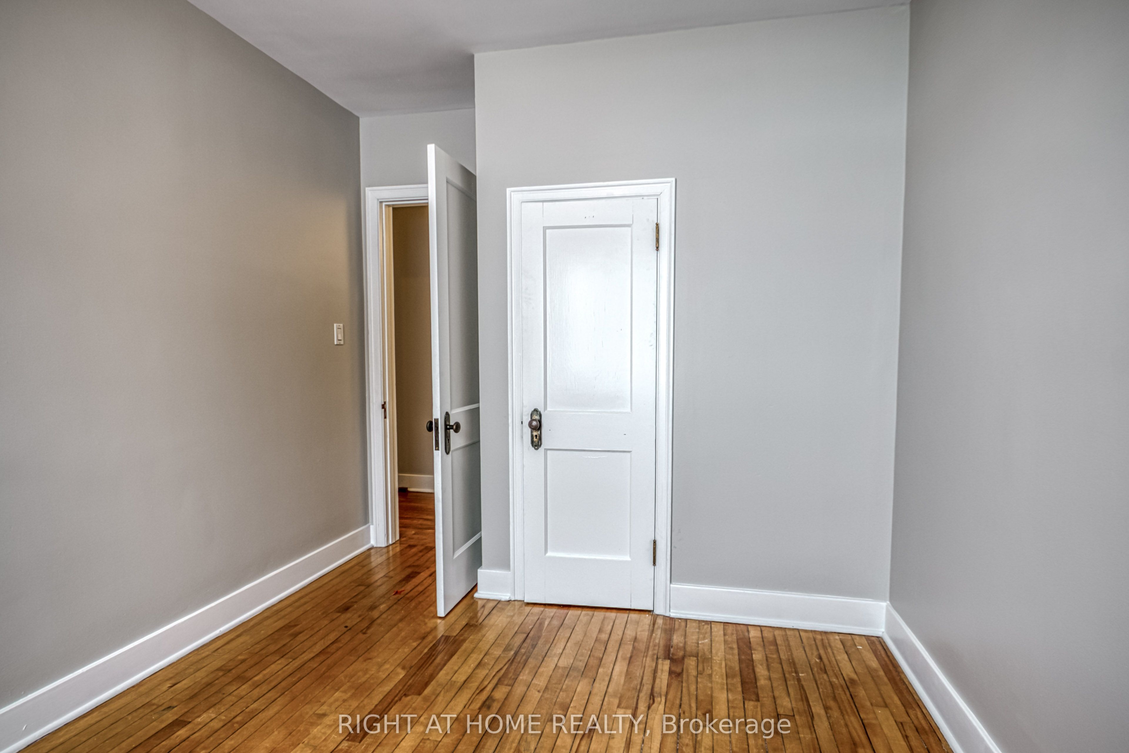 105 Riverside Drive Property Photo 2