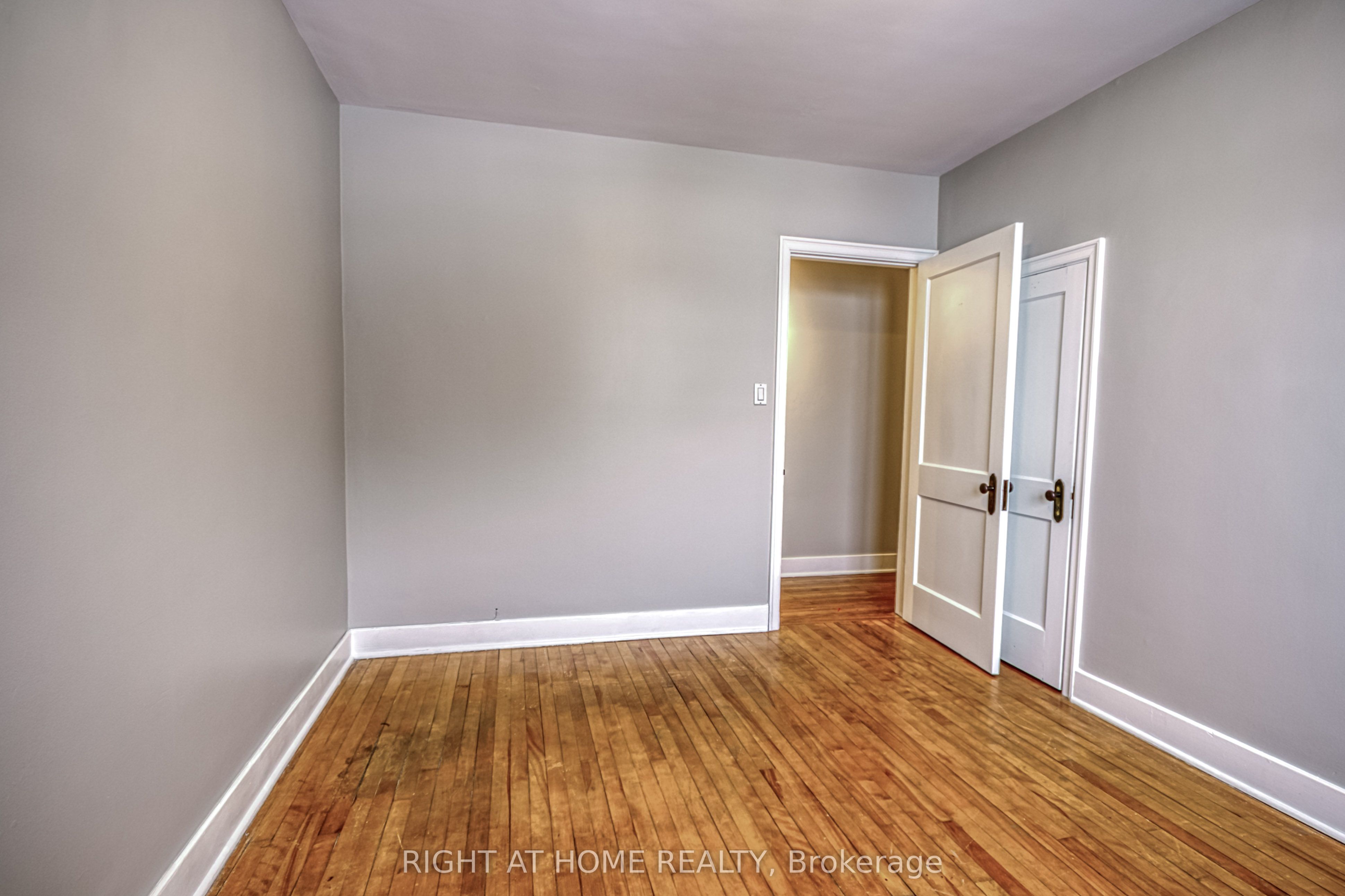 105 Riverside Drive Property Photo 3