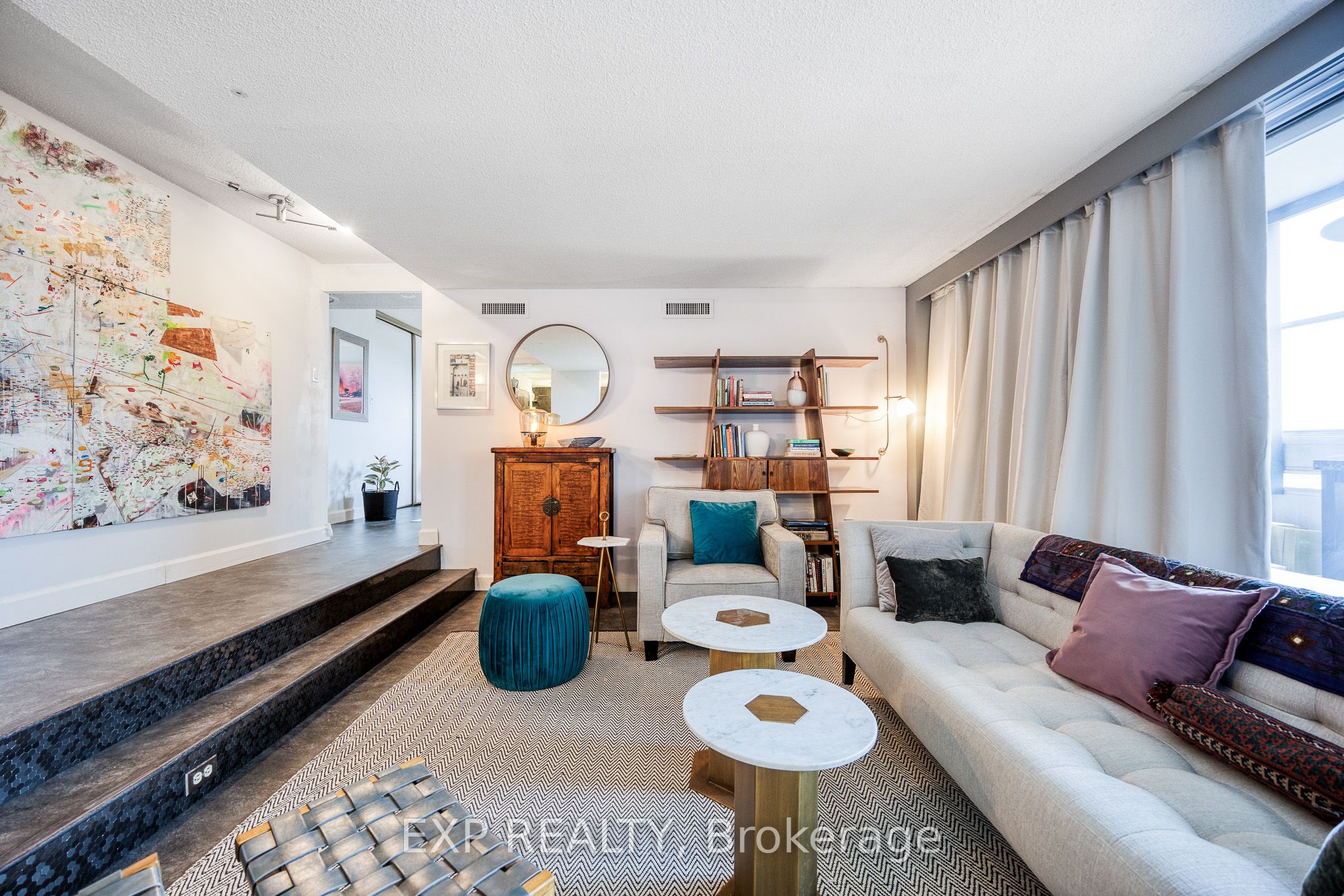 373 Laurier Avenue E 1003 Property Photo 3