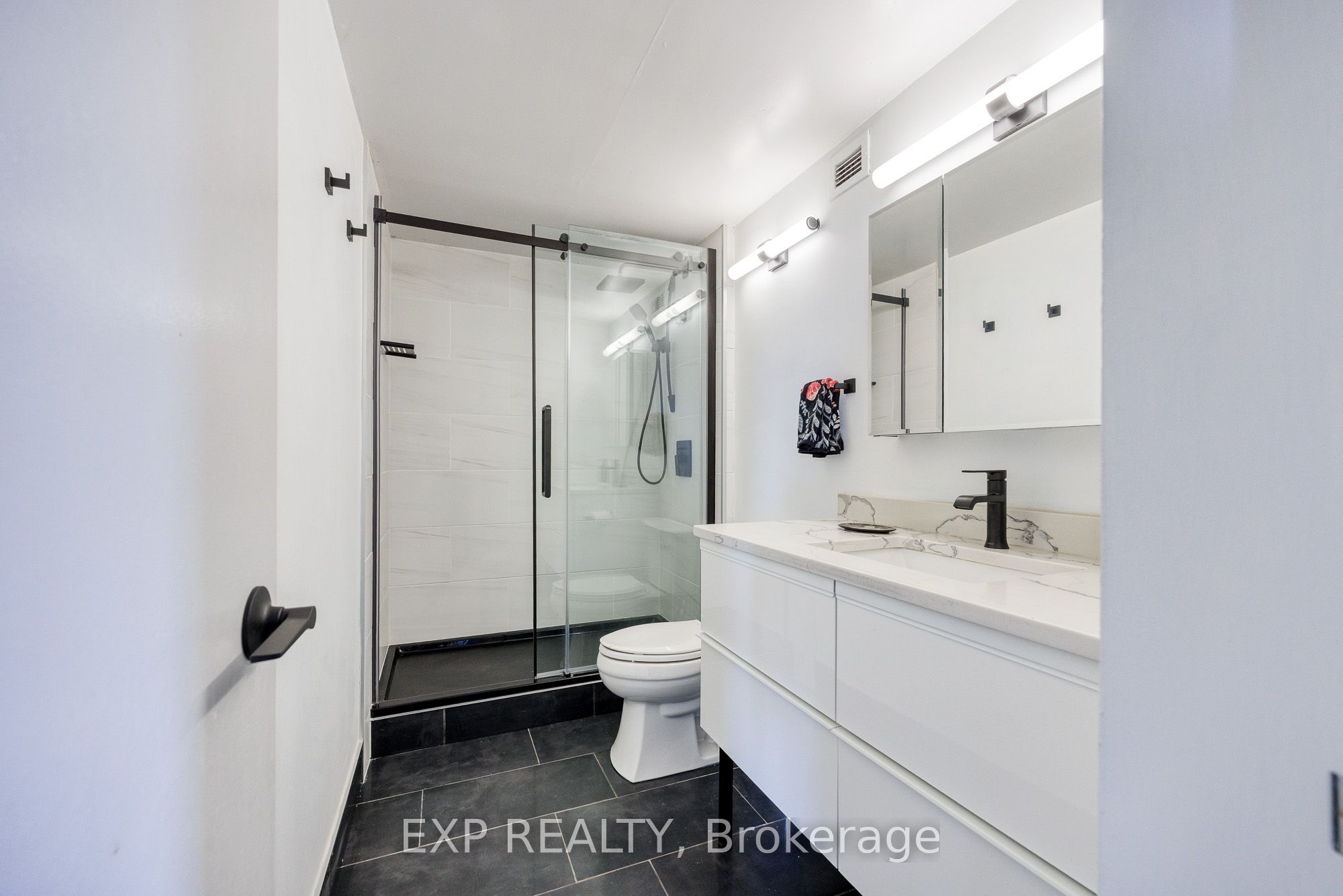 373 Laurier Avenue E 1003 Property Photo 28