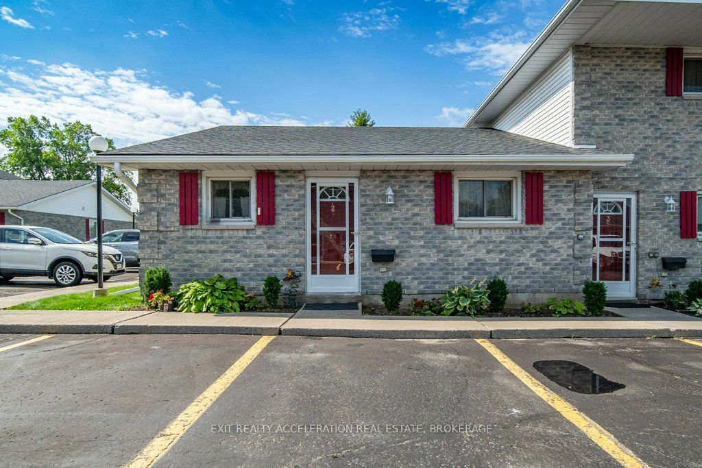73 Lywood St
