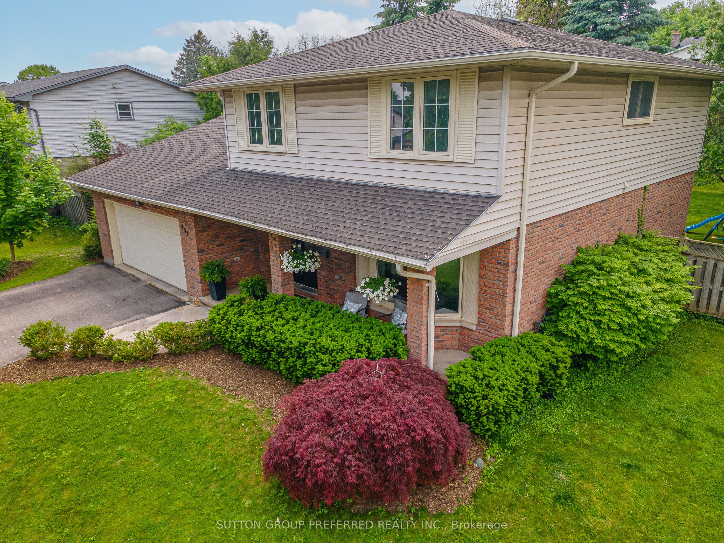 661 Cranbrook Road Property Photo 3