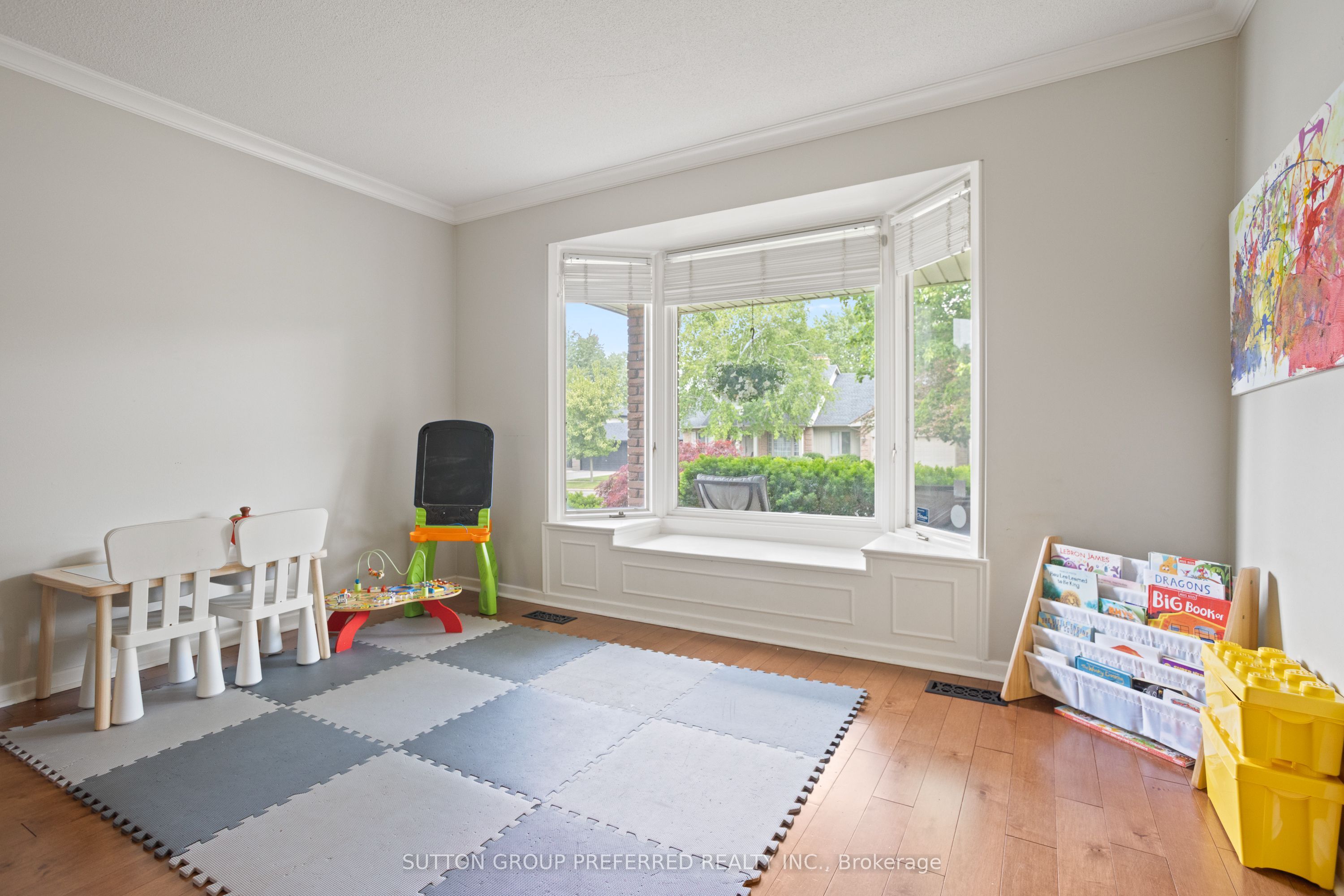 661 Cranbrook Road Property Photo 11