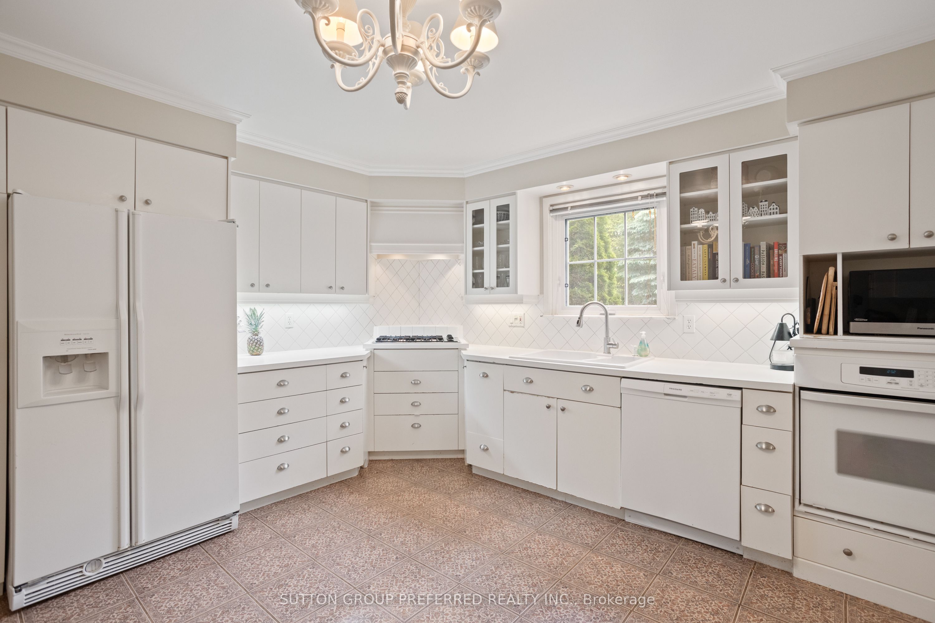 661 Cranbrook Road Property Photo 15