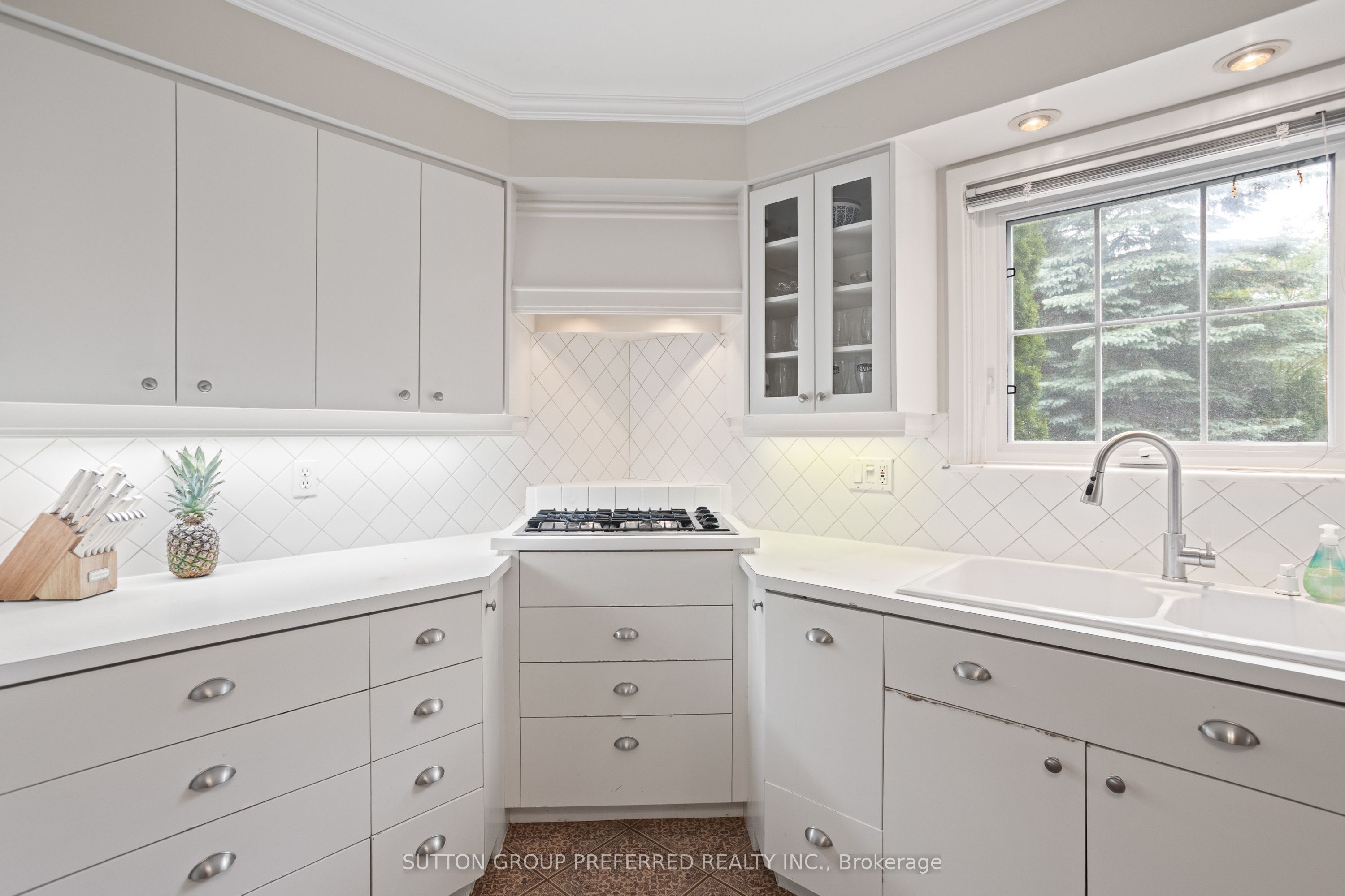 661 Cranbrook Road Property Photo 16