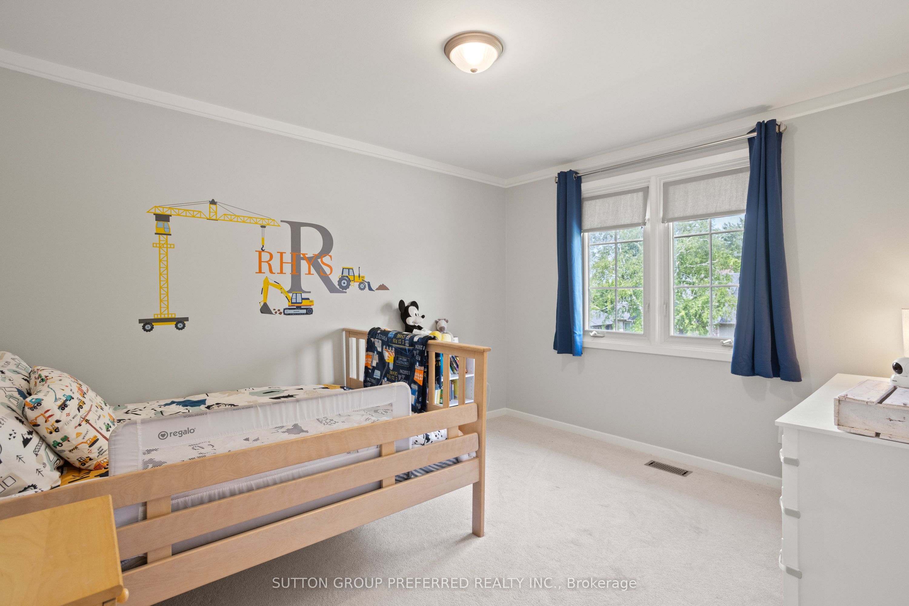 661 Cranbrook Road Property Photo 33