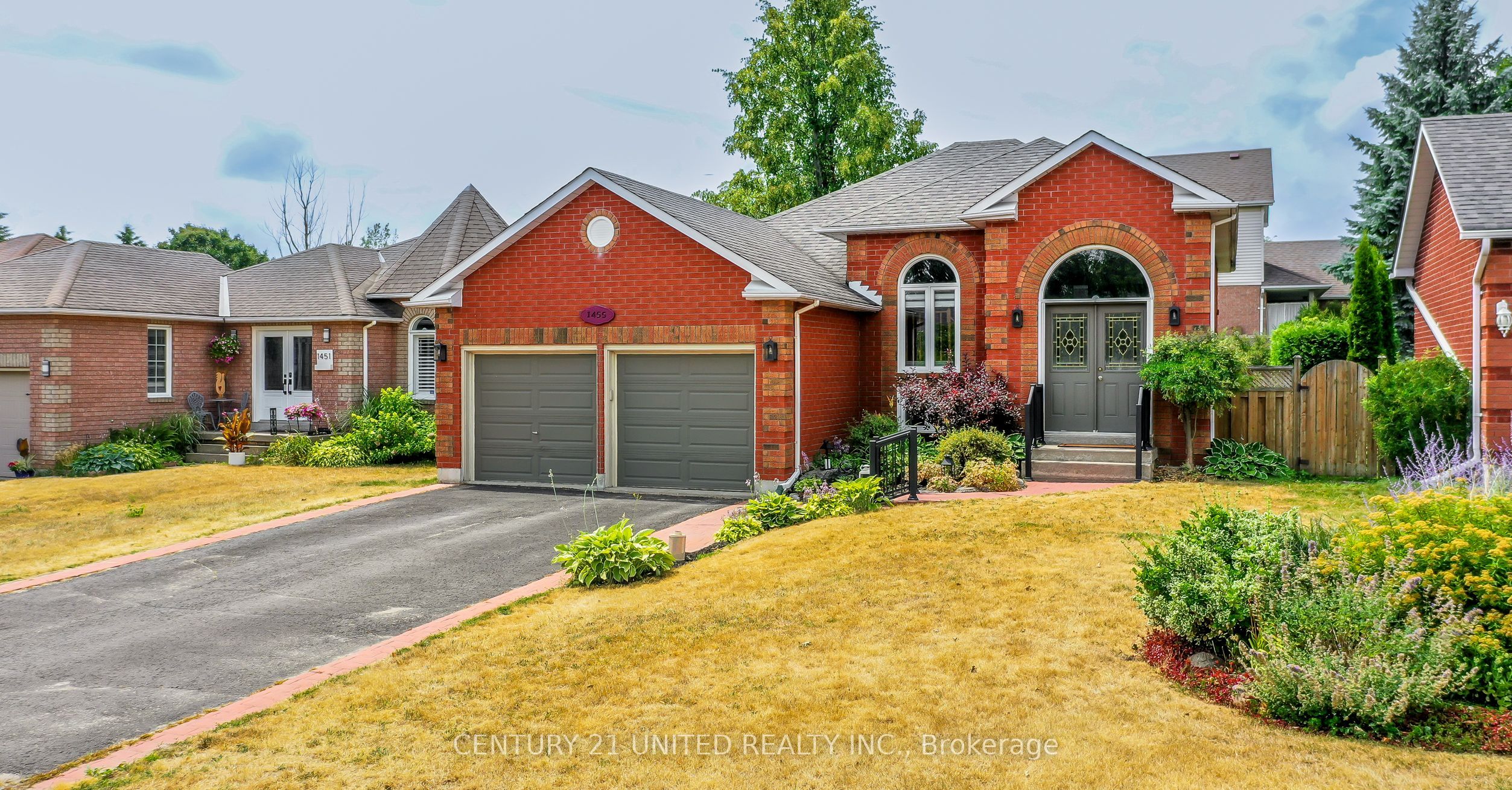 1455 Glenforest Crescent Property Photo 1