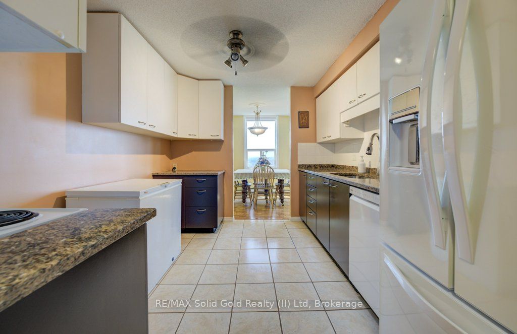 55 Green Valley Drive 1710 Property Photo 3