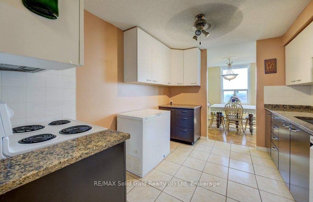 55 Green Valley Drive 1710 Property Photo 4