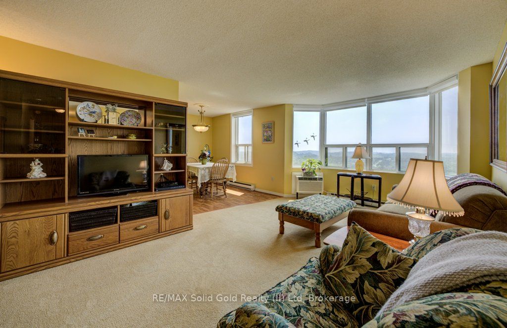 55 Green Valley Drive 1710 Property Photo 9