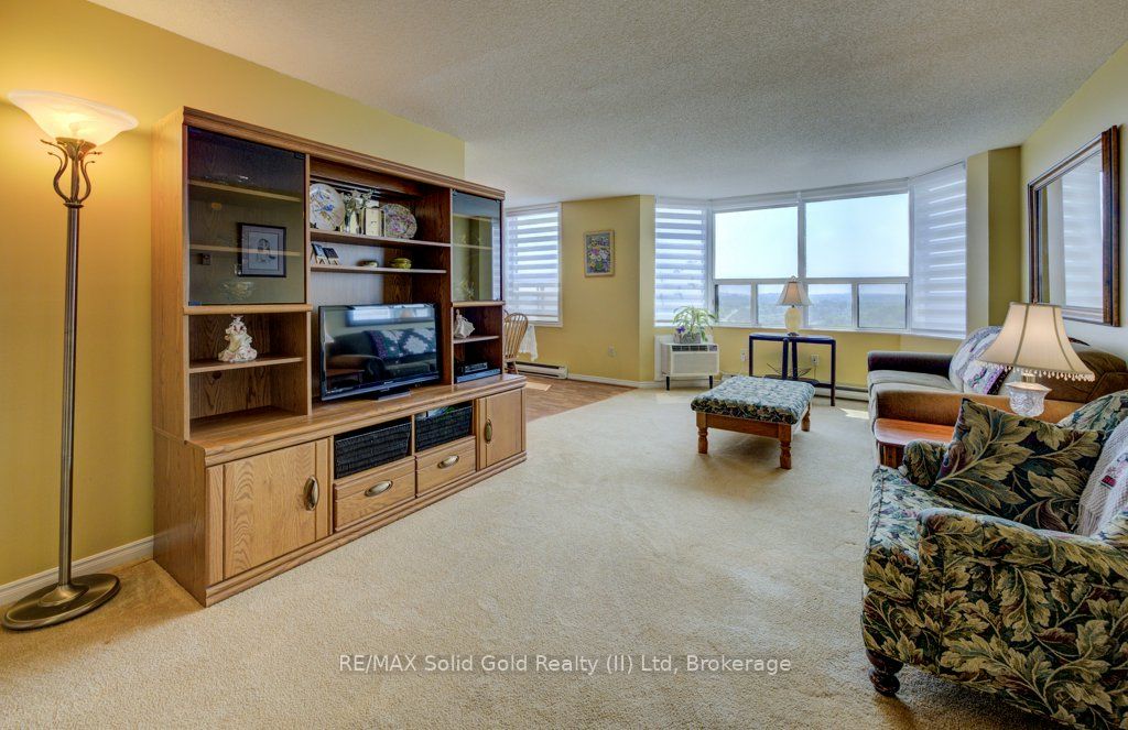 55 Green Valley Drive 1710 Property Photo 11