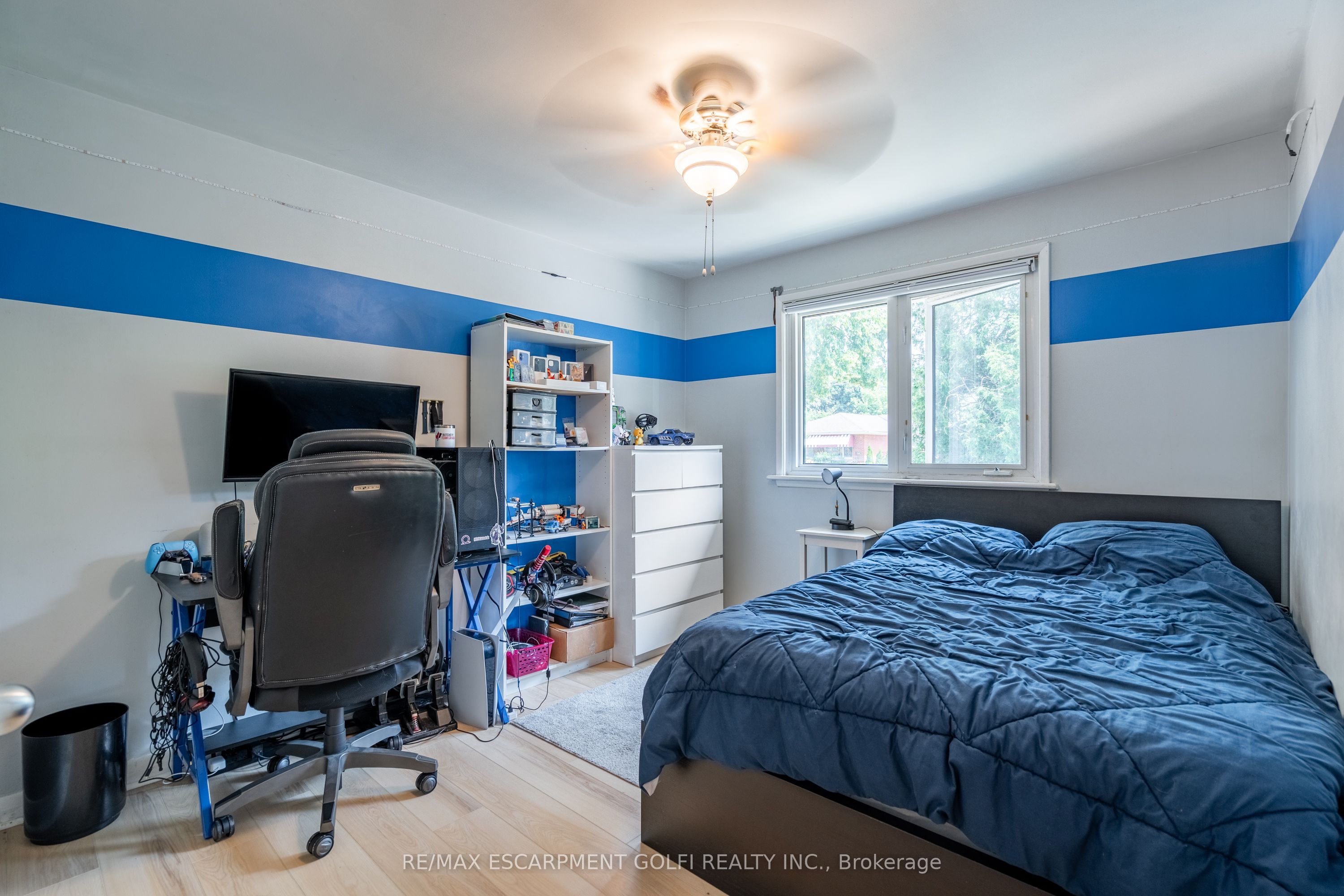 199 Fernwood Crescent Property Photo 12