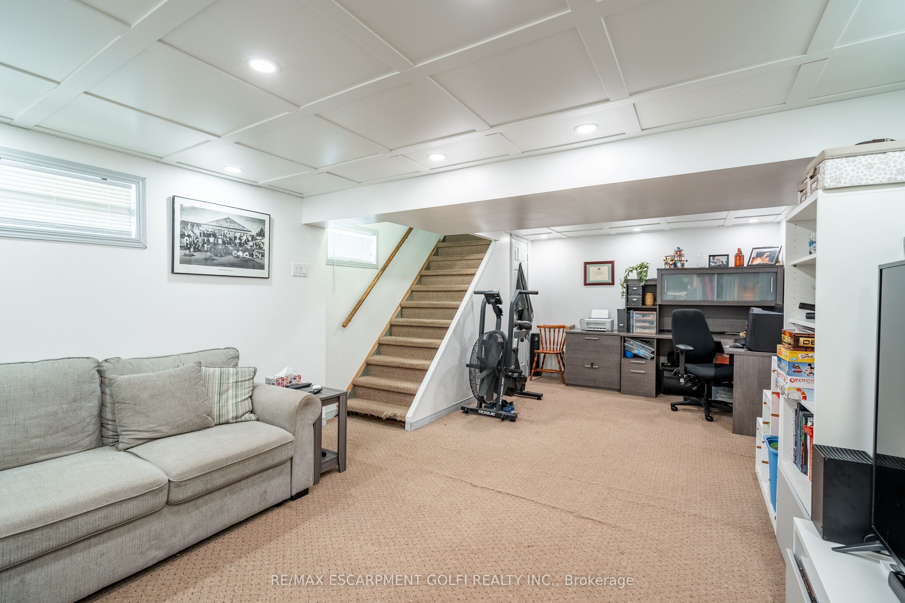 199 Fernwood Crescent Property Photo 23
