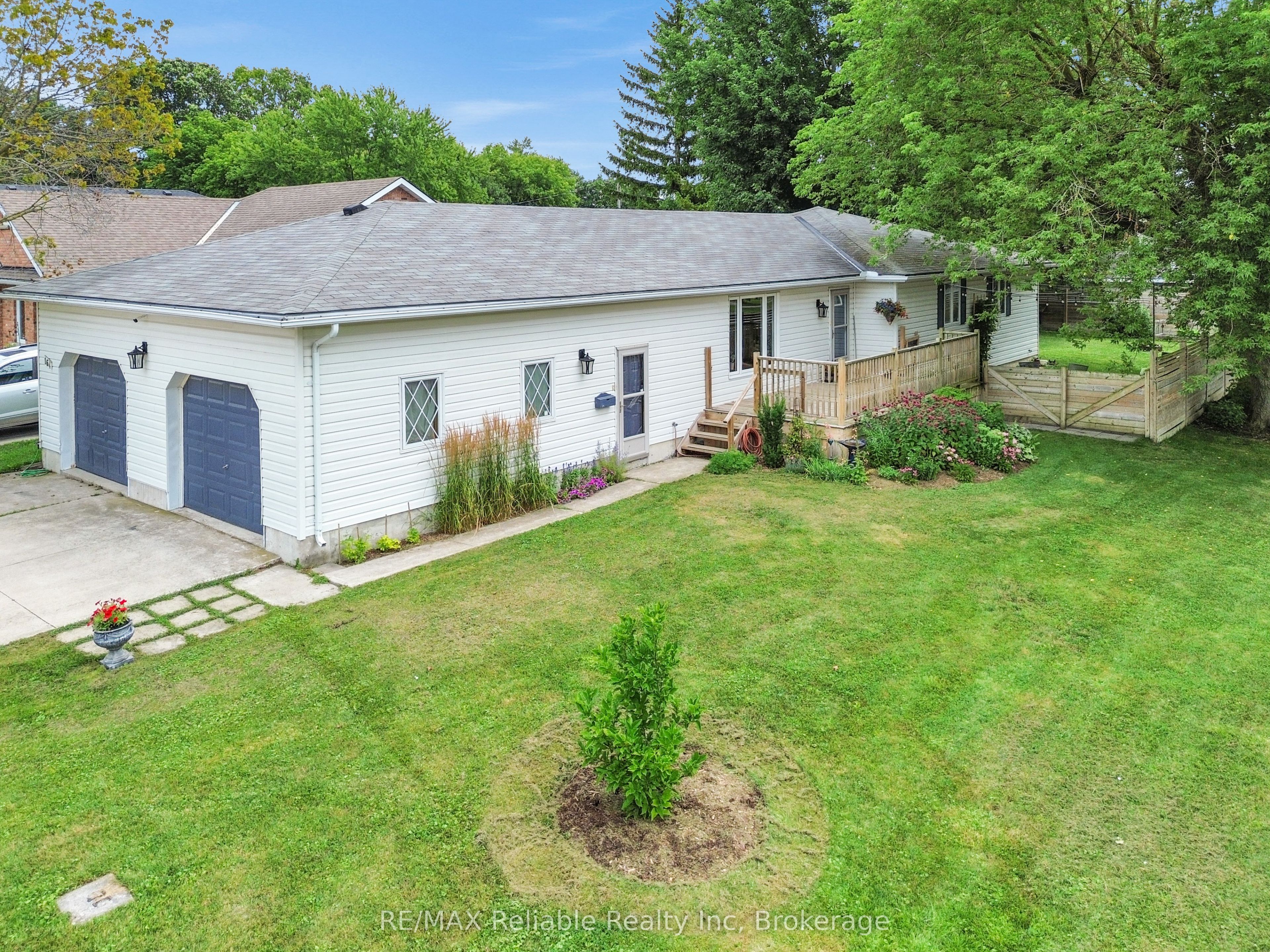 164 Sills Street Property Photo 1