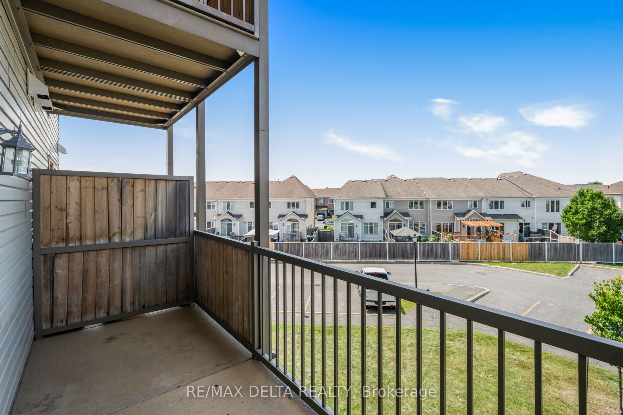 735 Lakeridge Drive E Property Photo 26