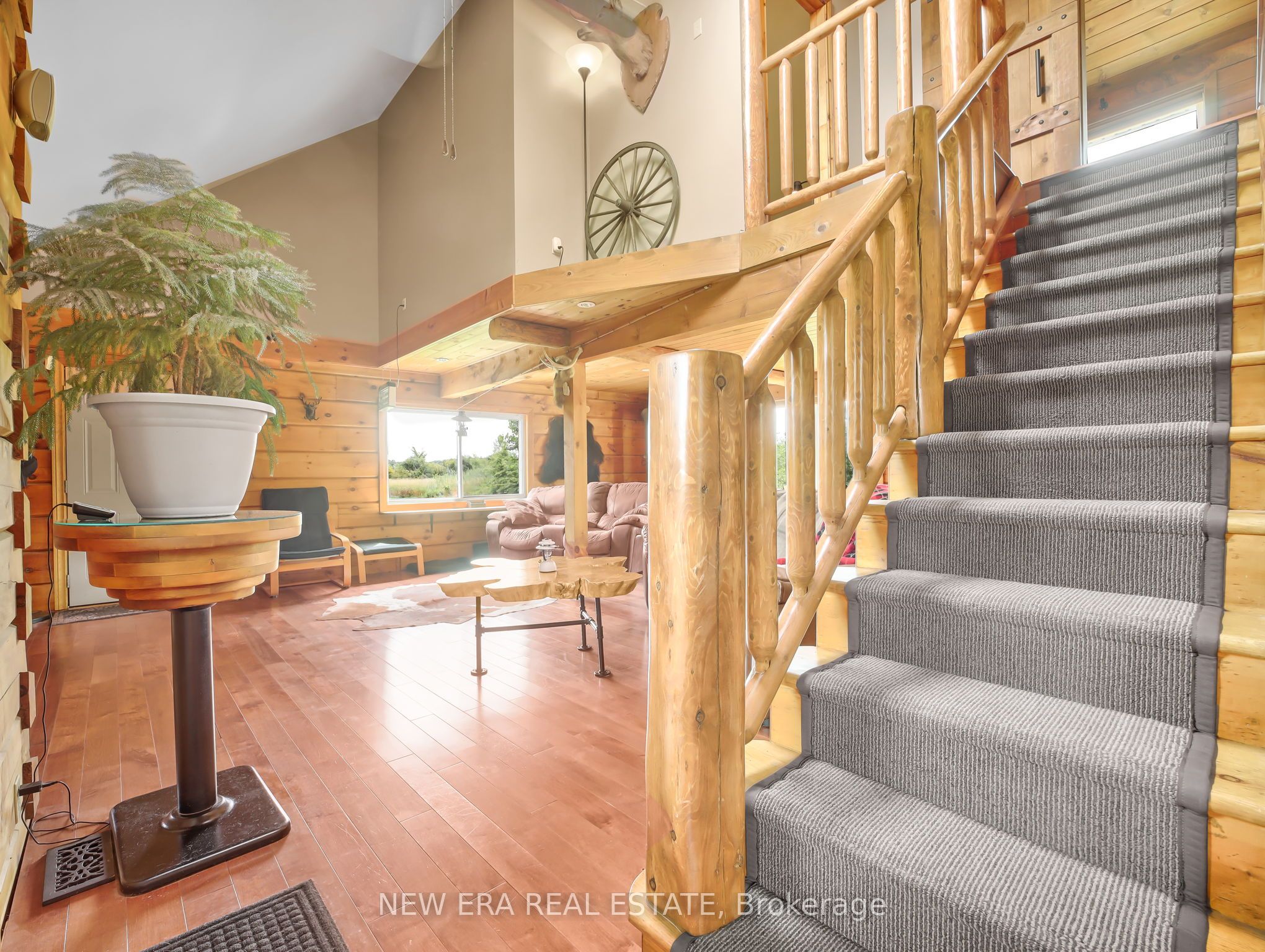 526 2nd Line Property Photo 14