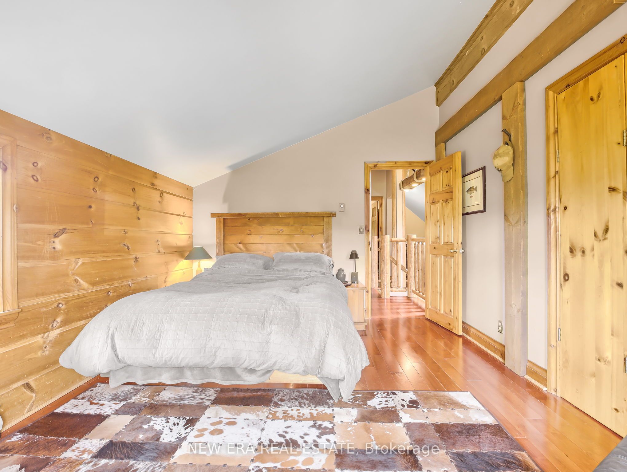 526 2nd Line Property Photo 17