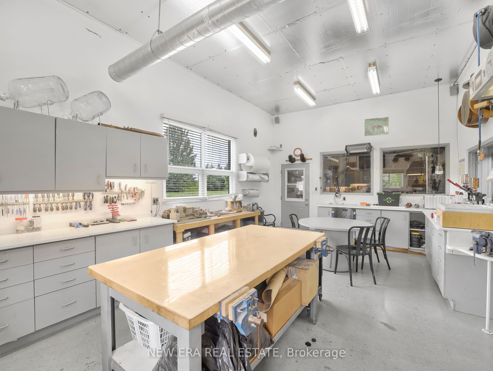 526 2nd Line Property Photo 25