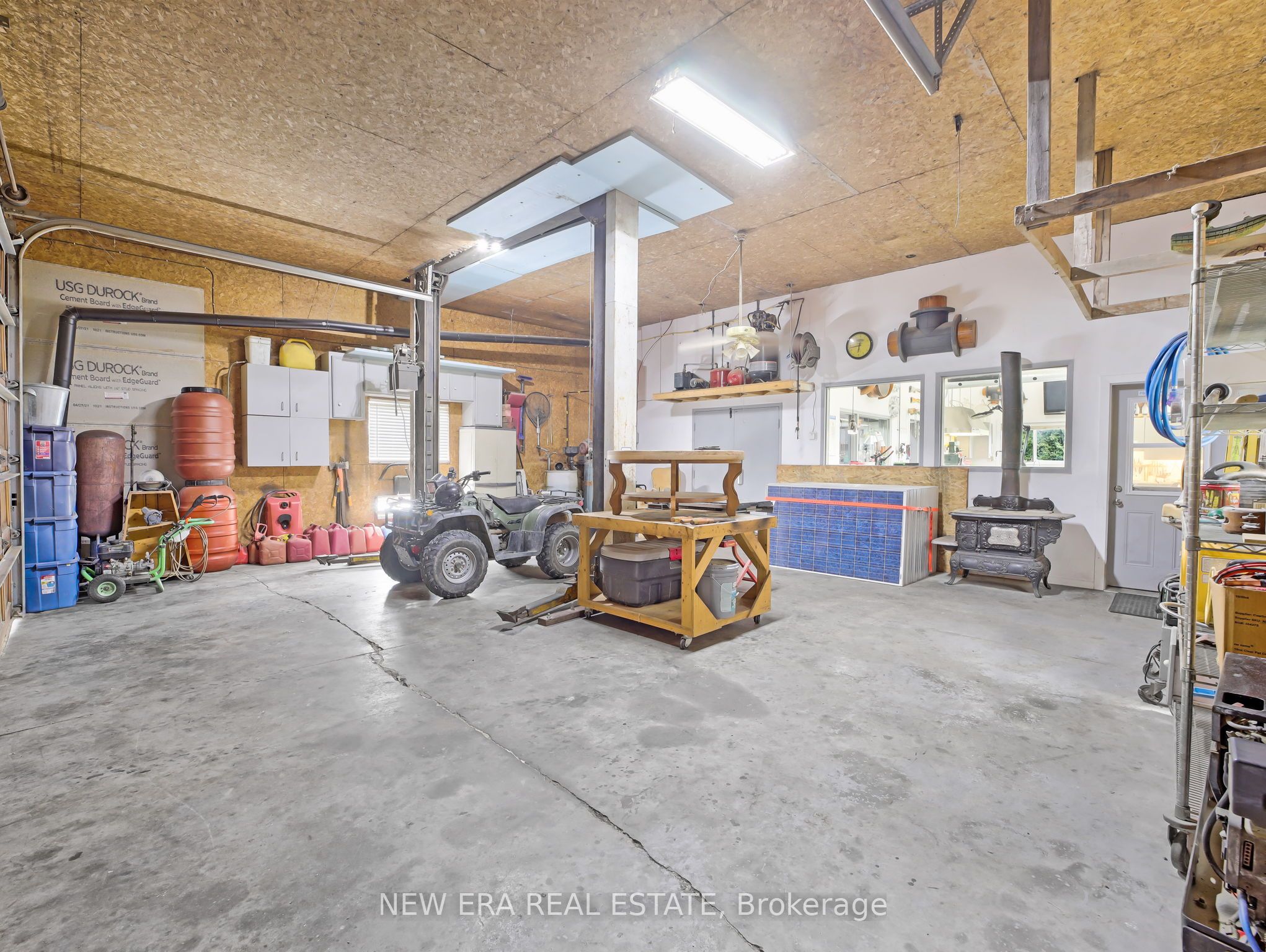 526 2nd Line Property Photo 29