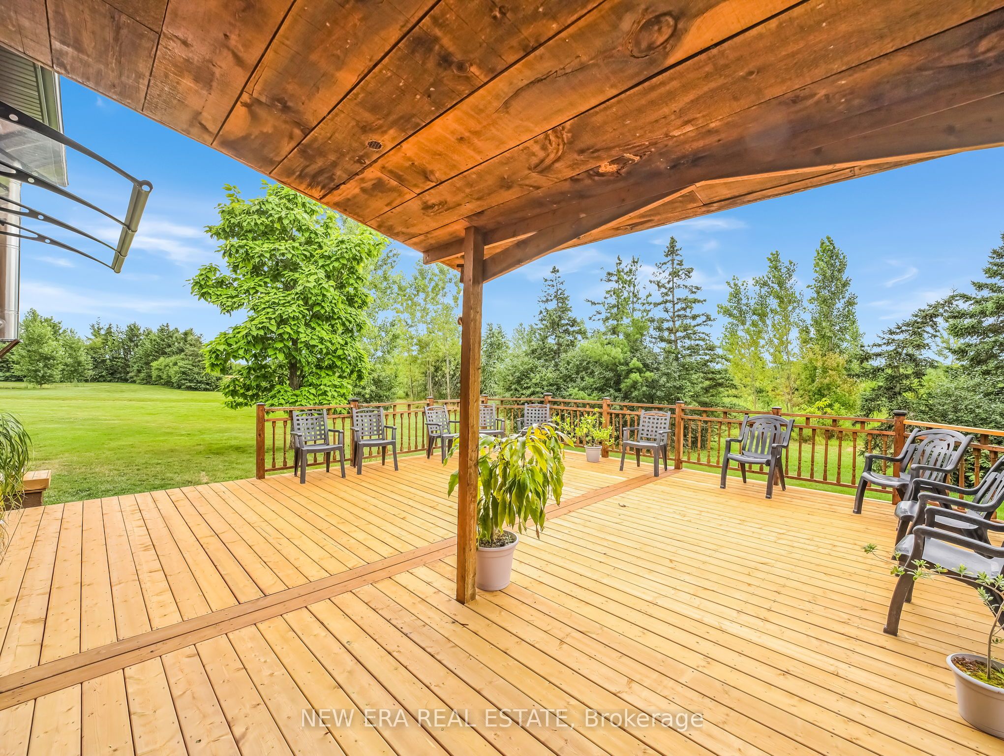 526 2nd Line Property Photo 31