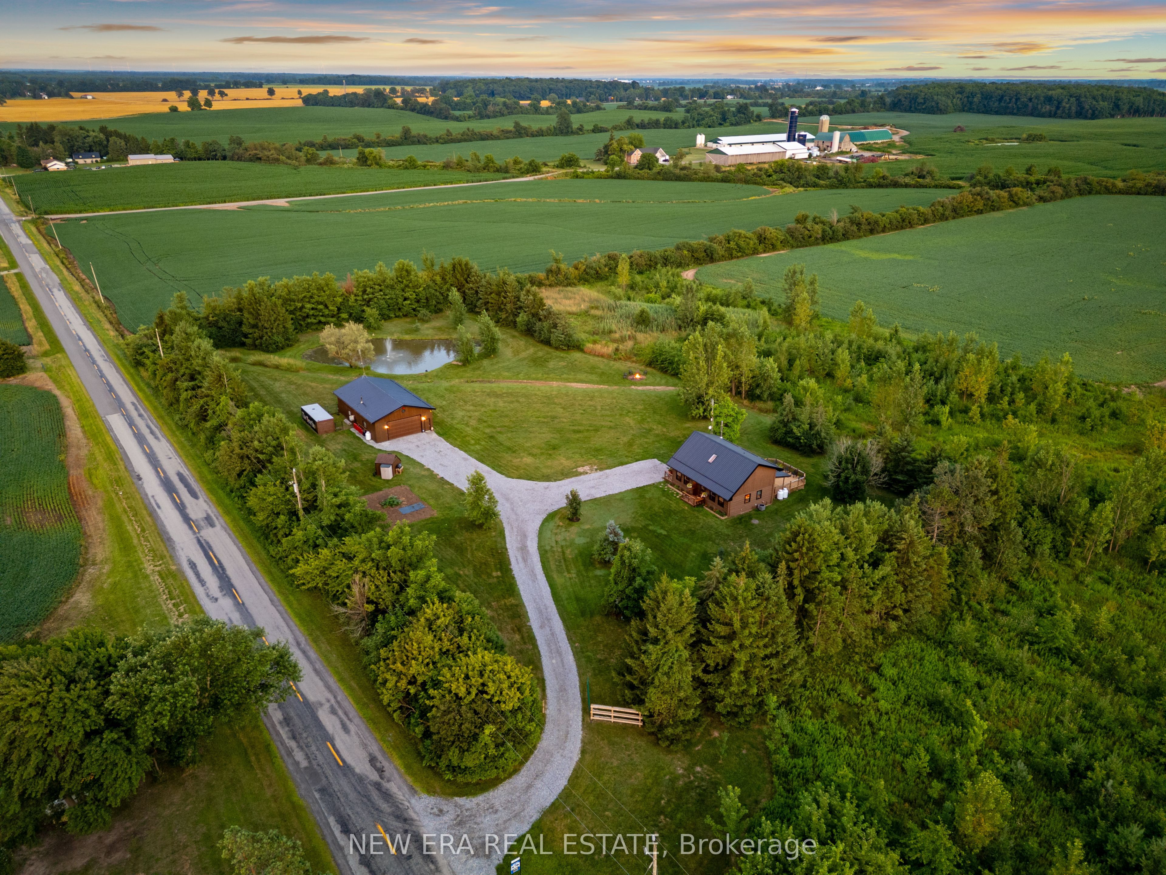 526 2nd Line Property Photo 32