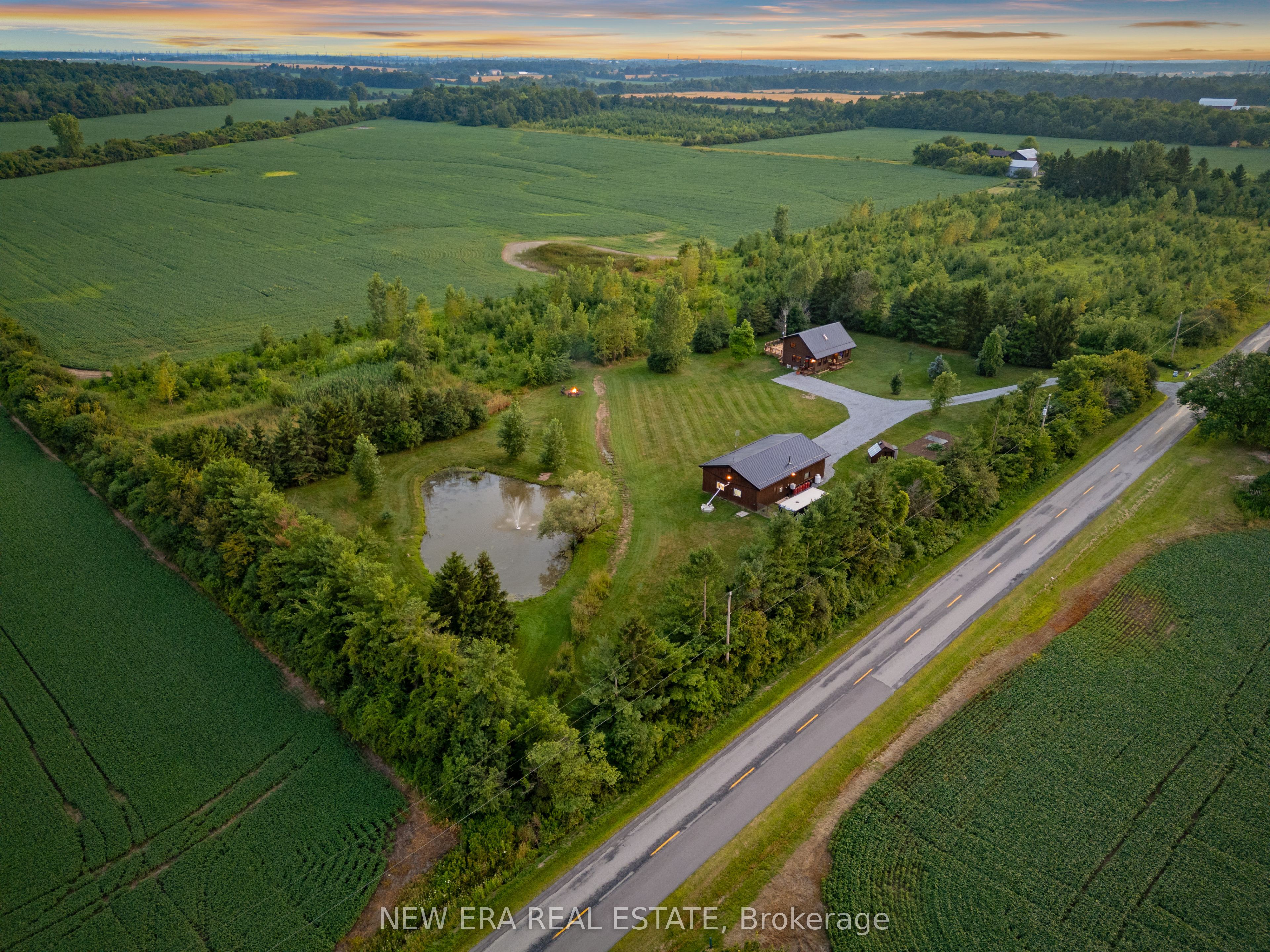 526 2nd Line Property Photo 33