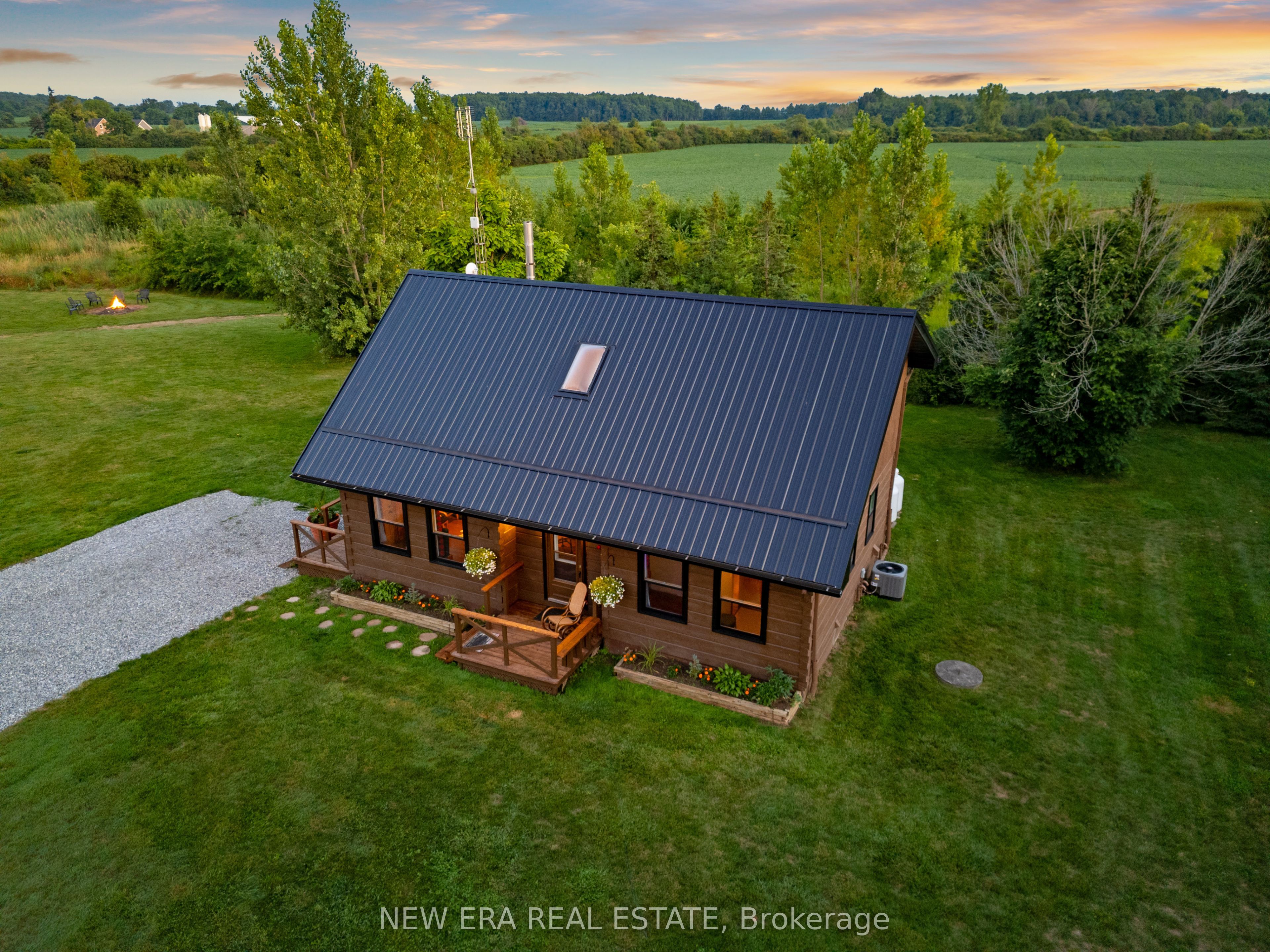 526 2nd Line Property Photo 36
