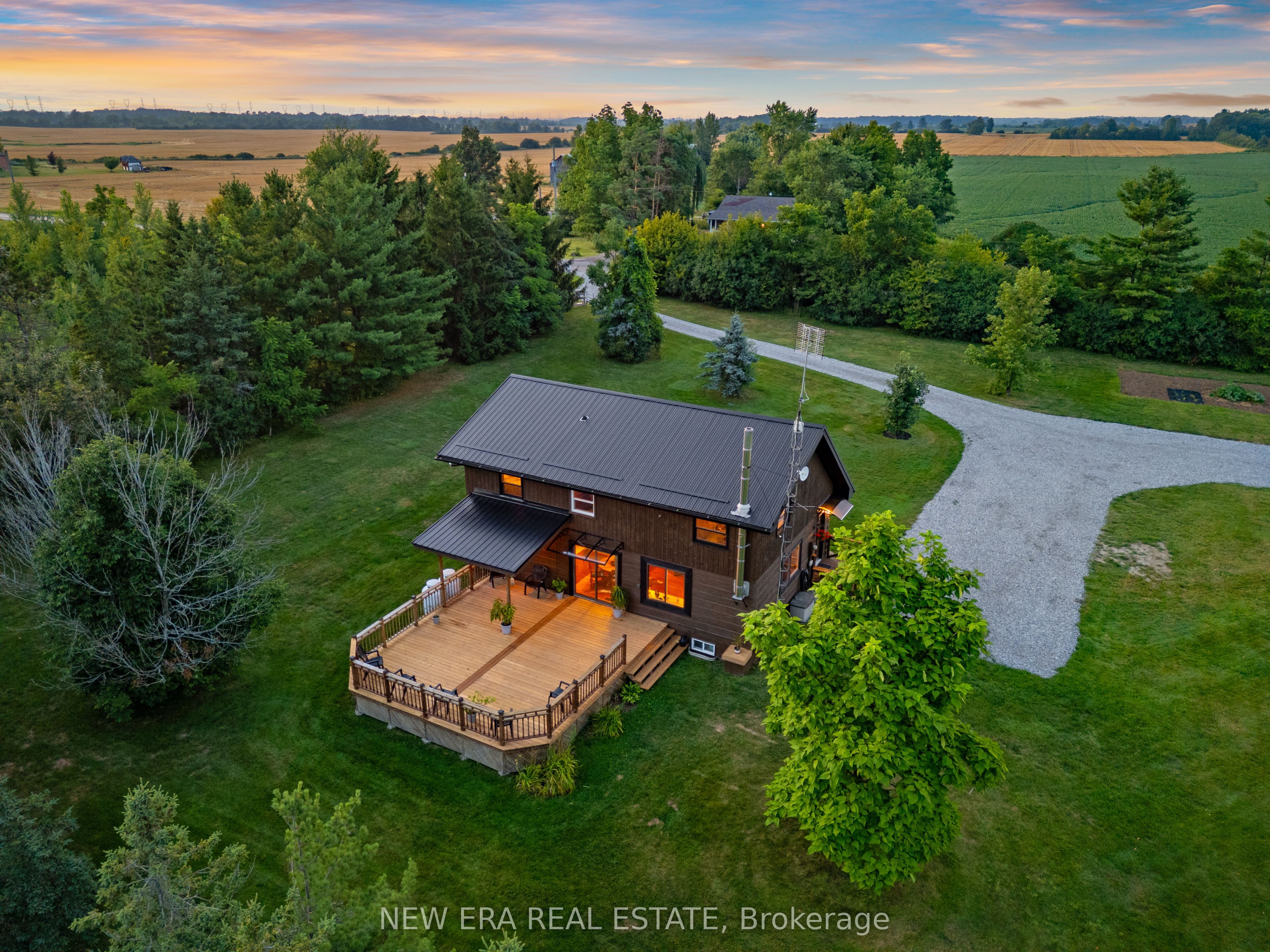 526 2nd Line Property Photo 39