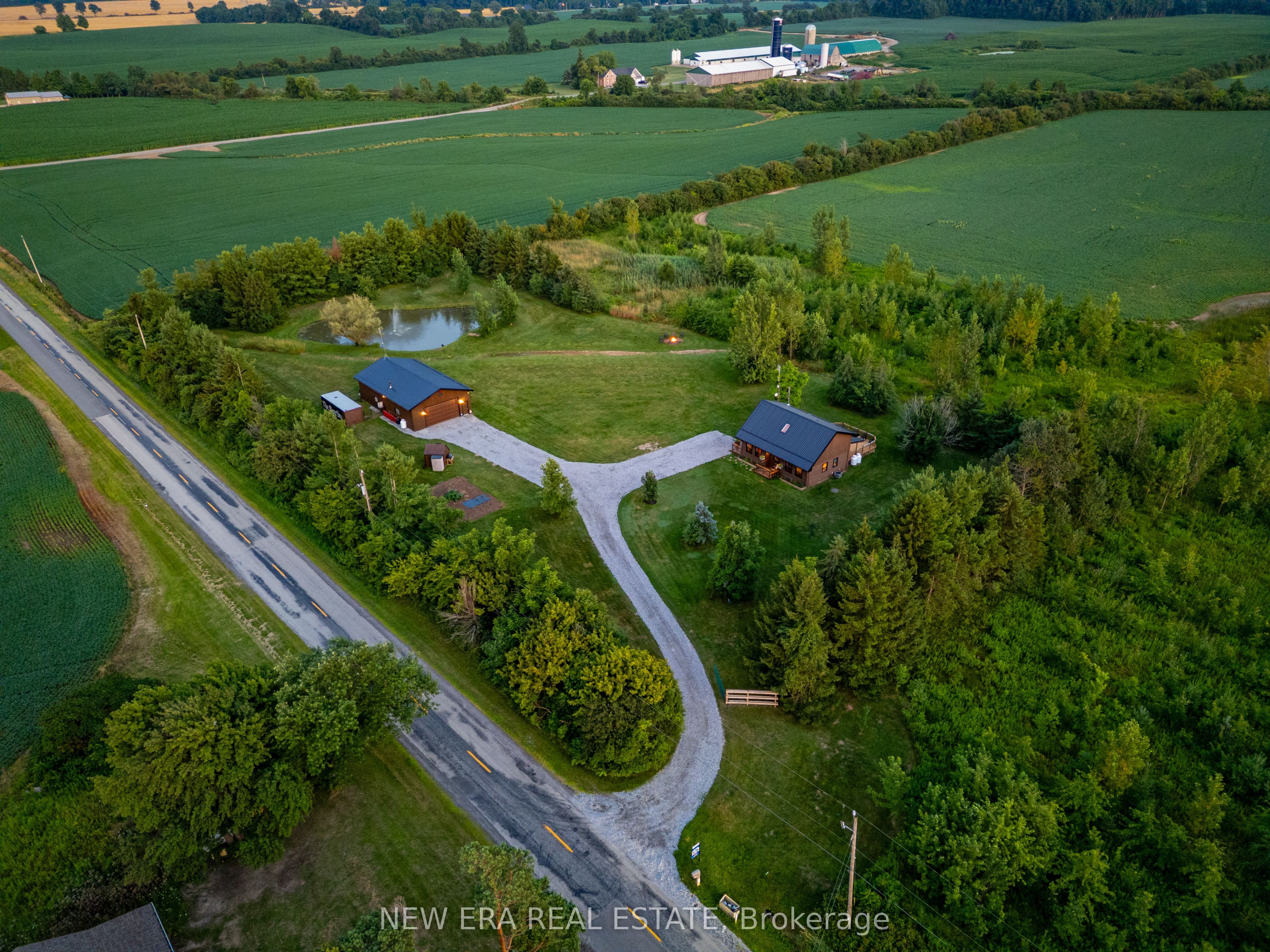 526 2nd Line Property Photo 42